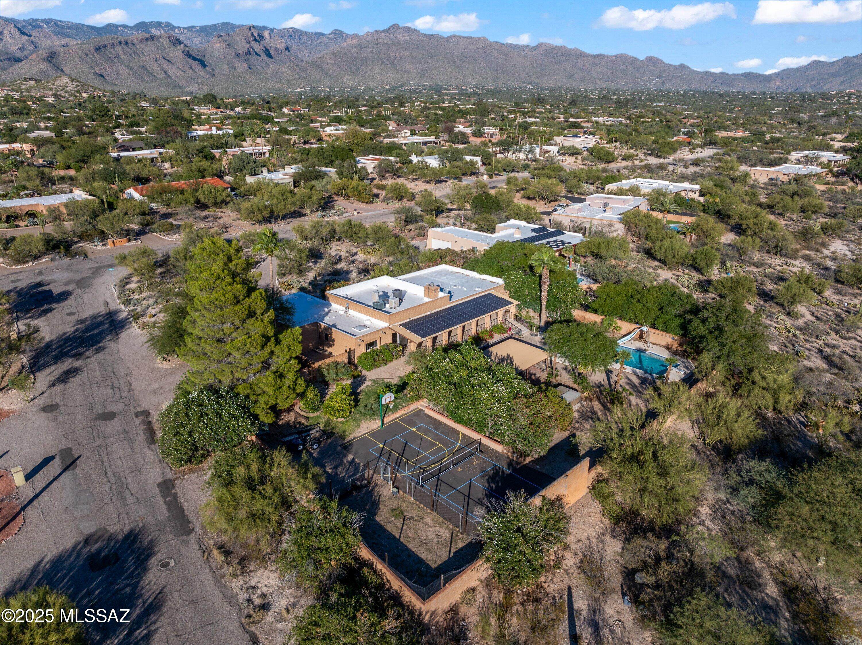 8154 E Knollwood Terrace