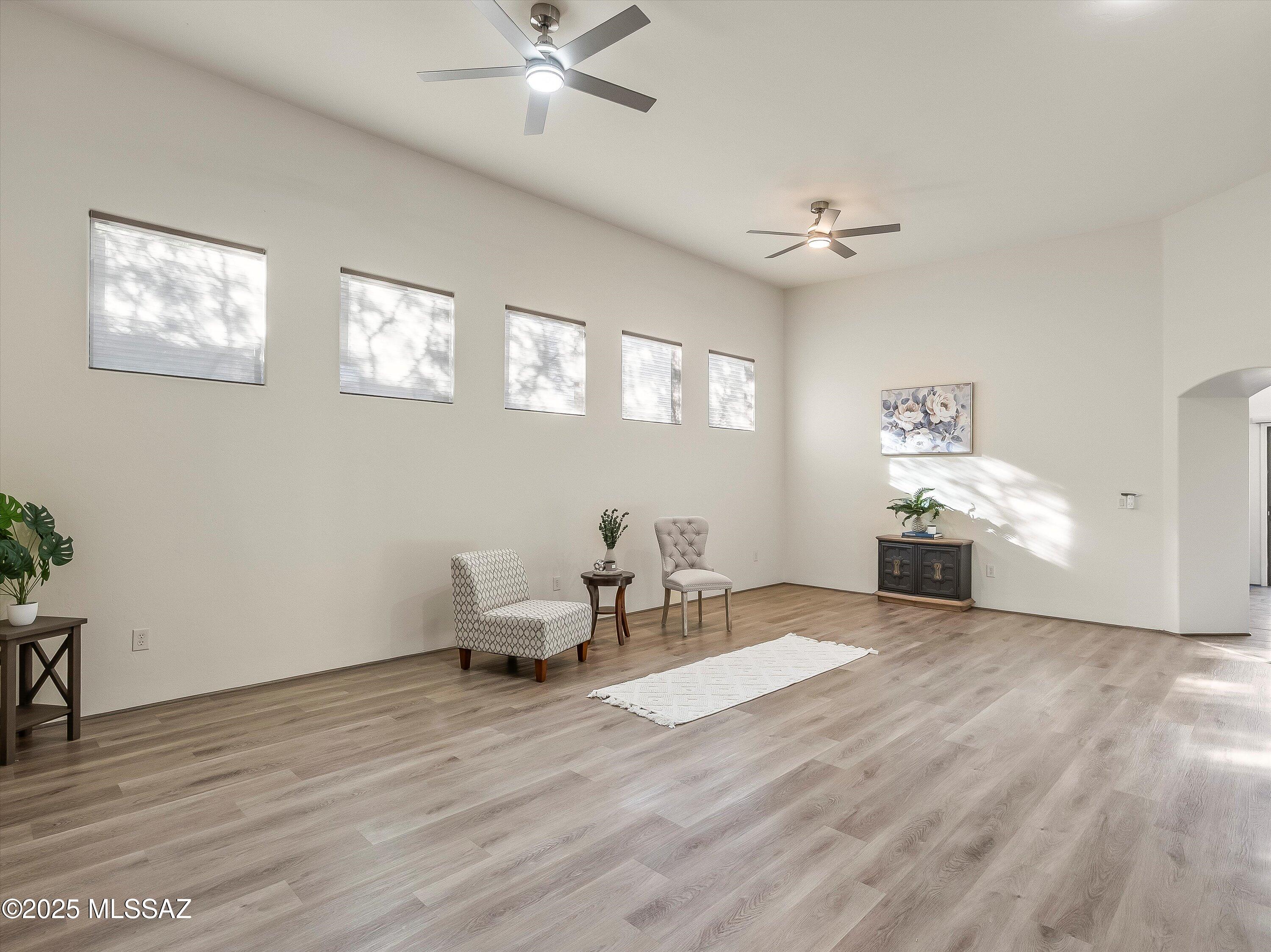 112 S Happy Valley Saddle Drive