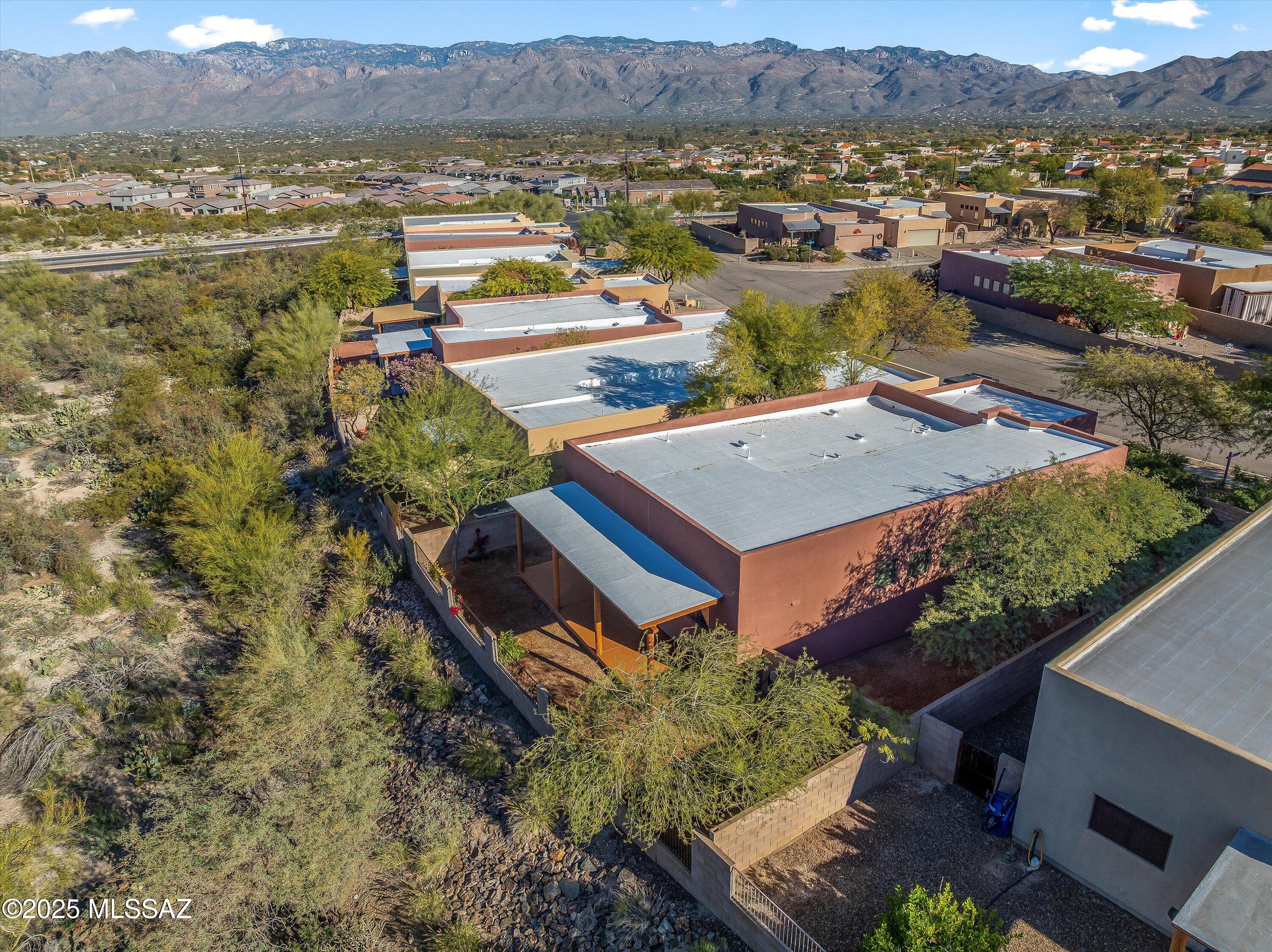 112 S Happy Valley Saddle Drive