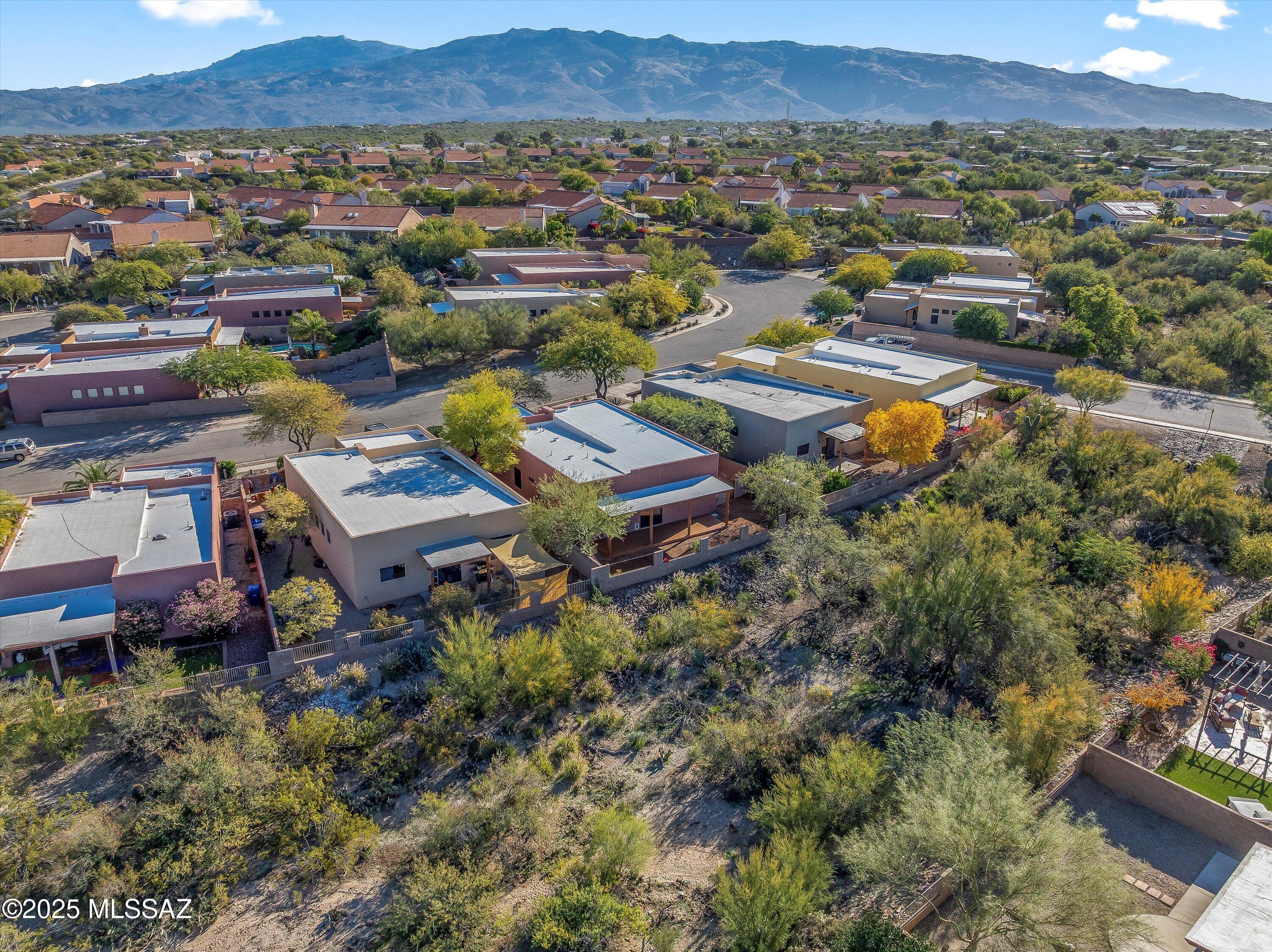 112 S Happy Valley Saddle Drive