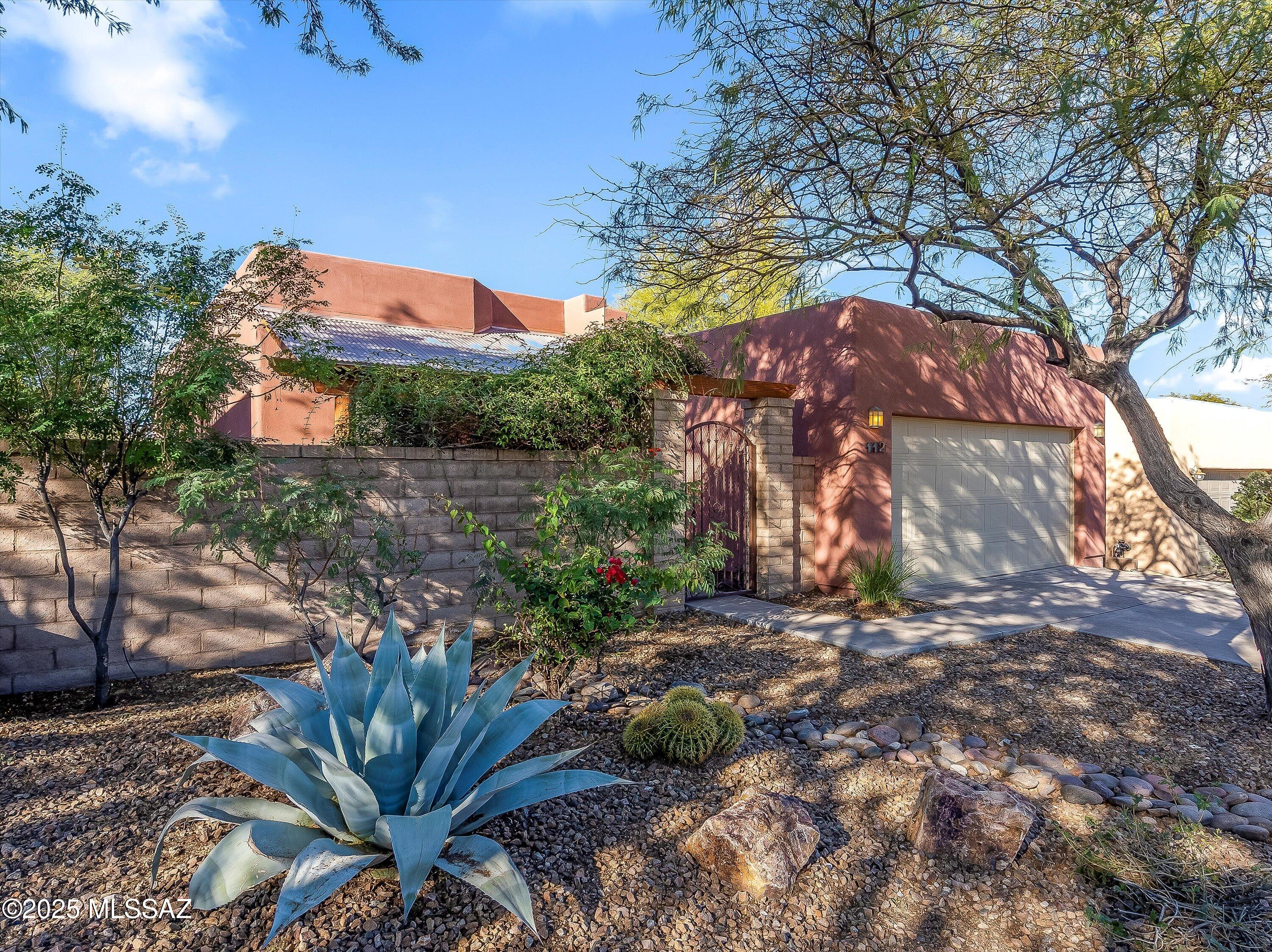 112 S Happy Valley Saddle Drive