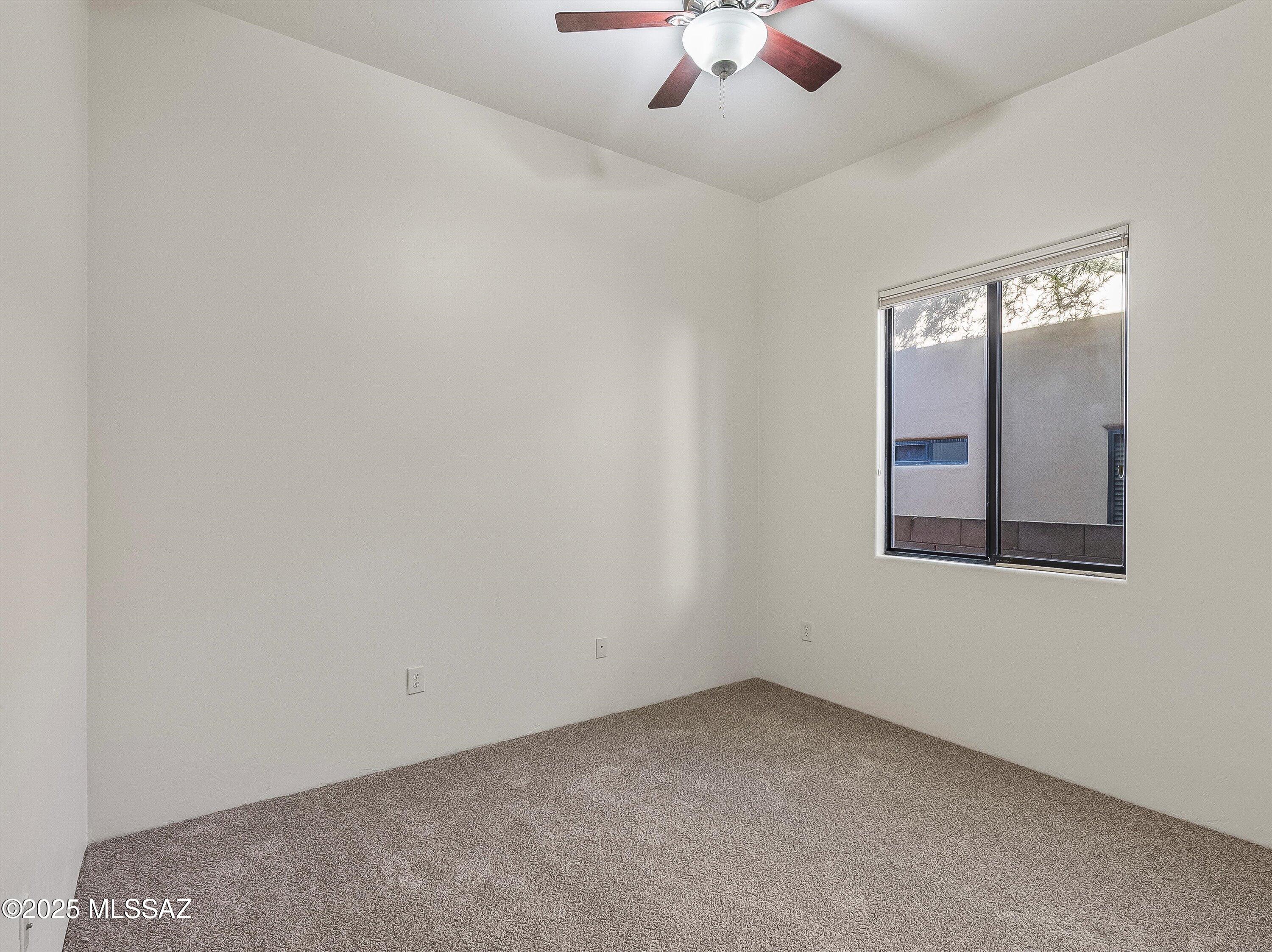 112 S Happy Valley Saddle Drive