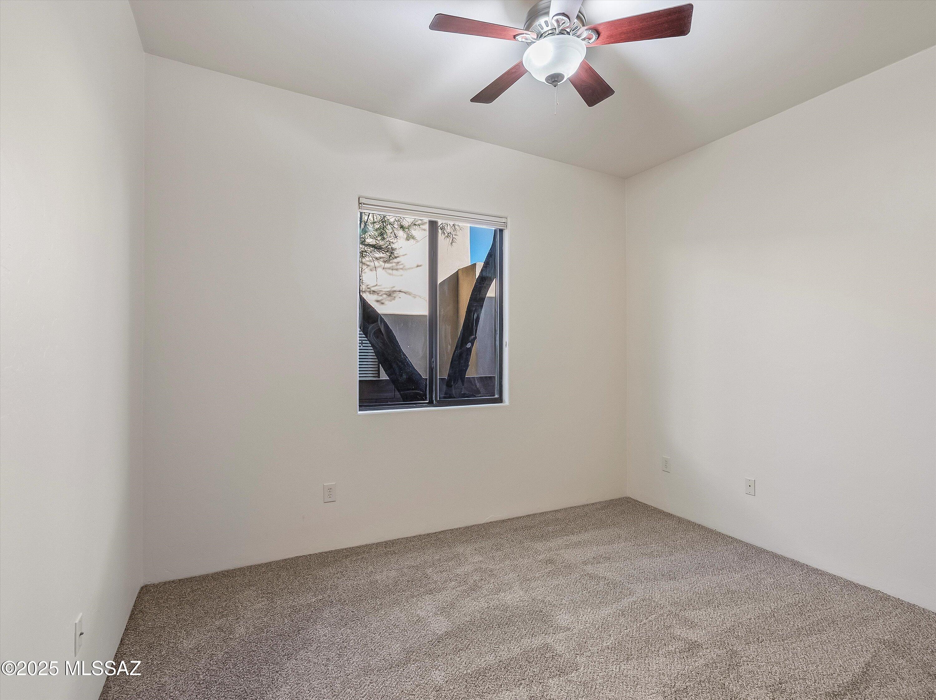 112 S Happy Valley Saddle Drive
