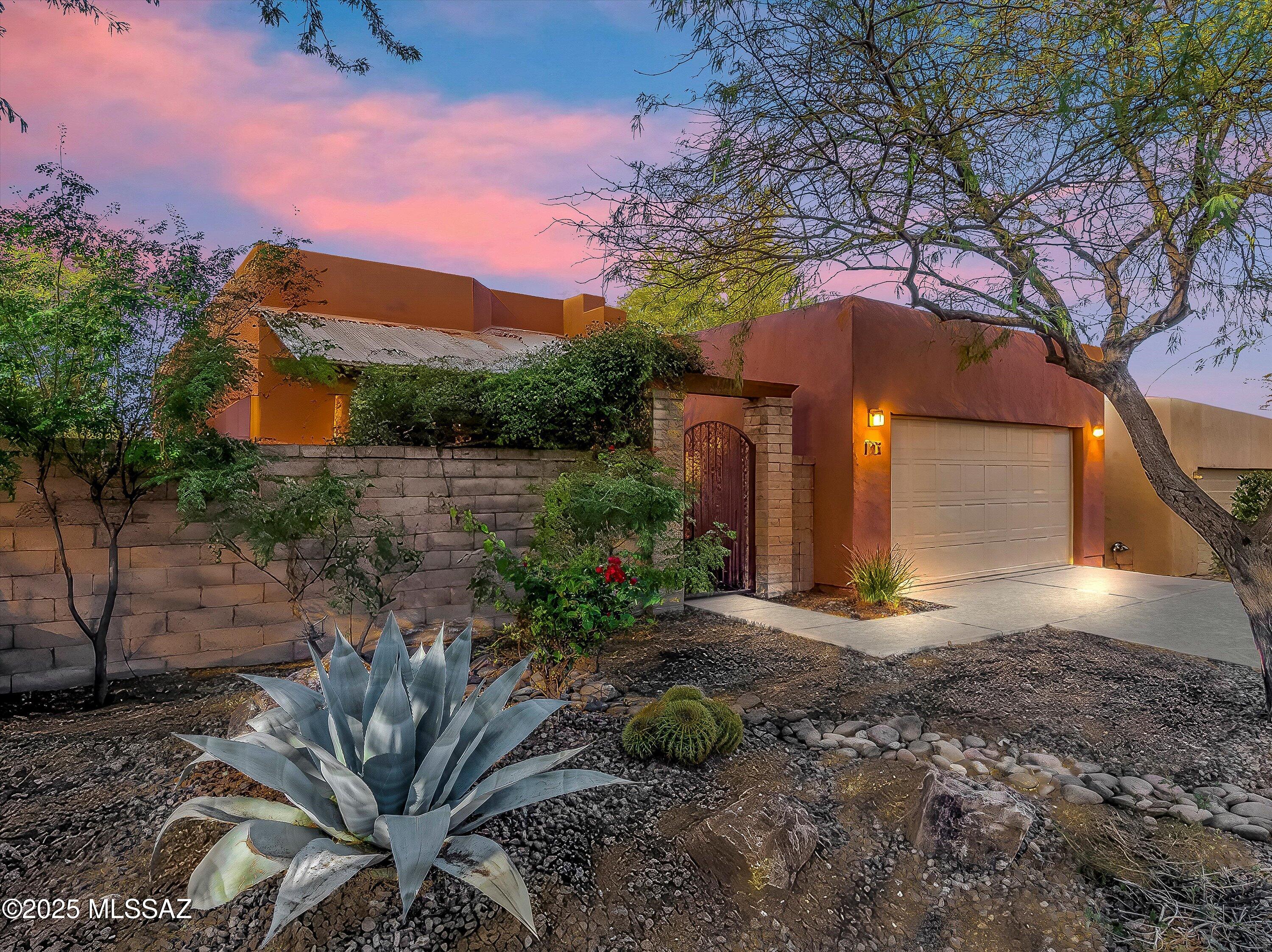 112 S Happy Valley Saddle Drive