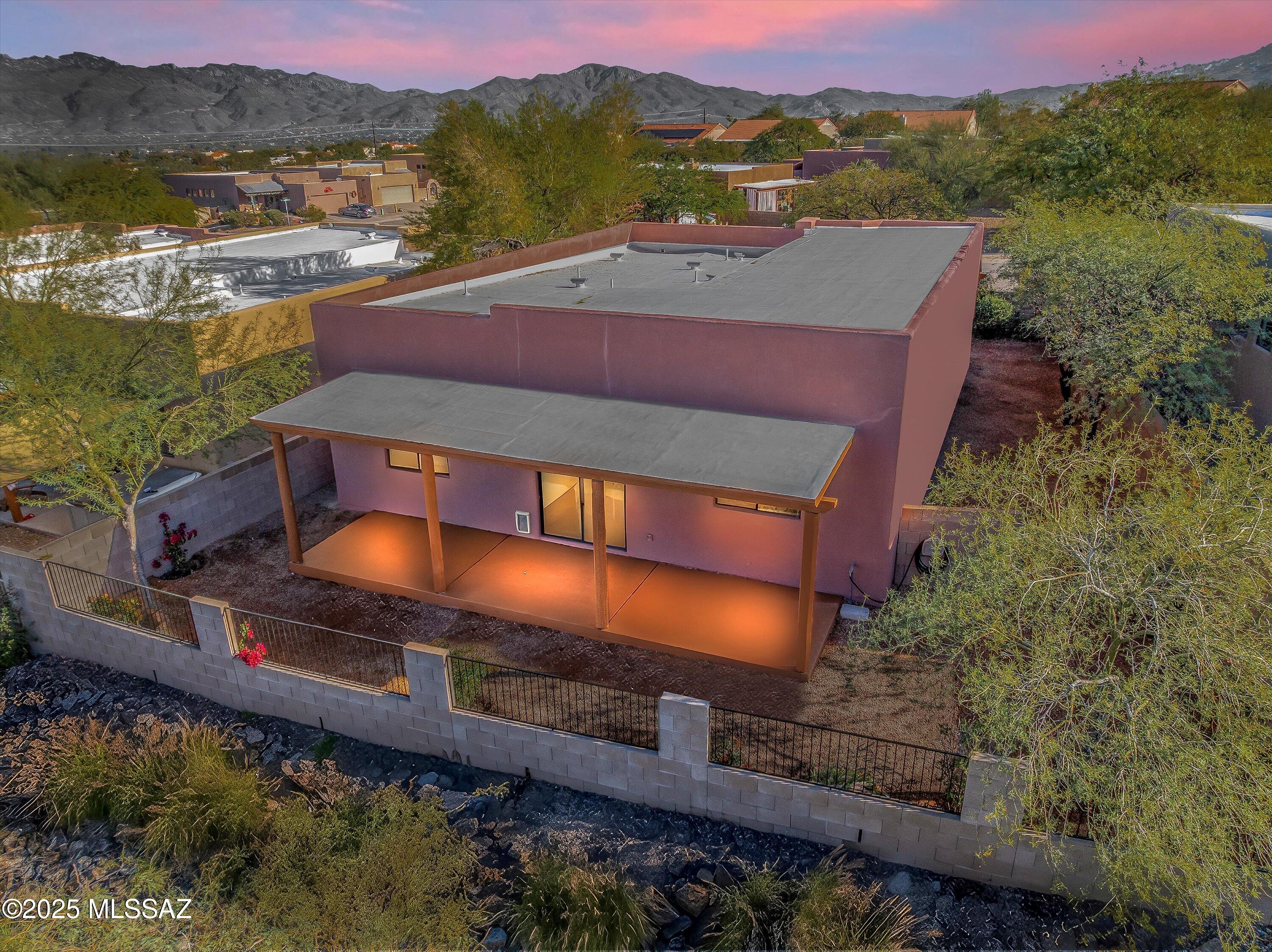 112 S Happy Valley Saddle Drive