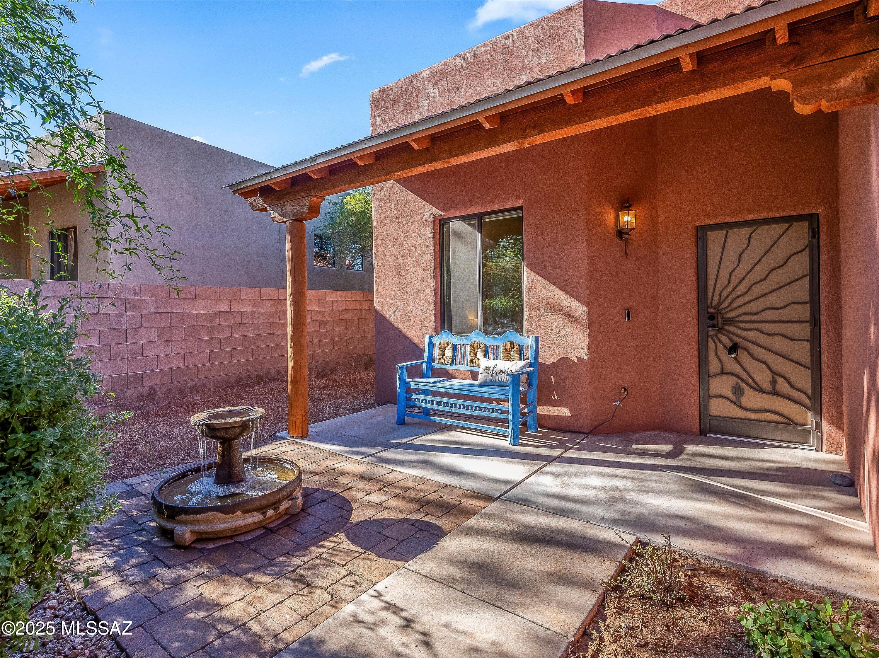 112 S Happy Valley Saddle Drive