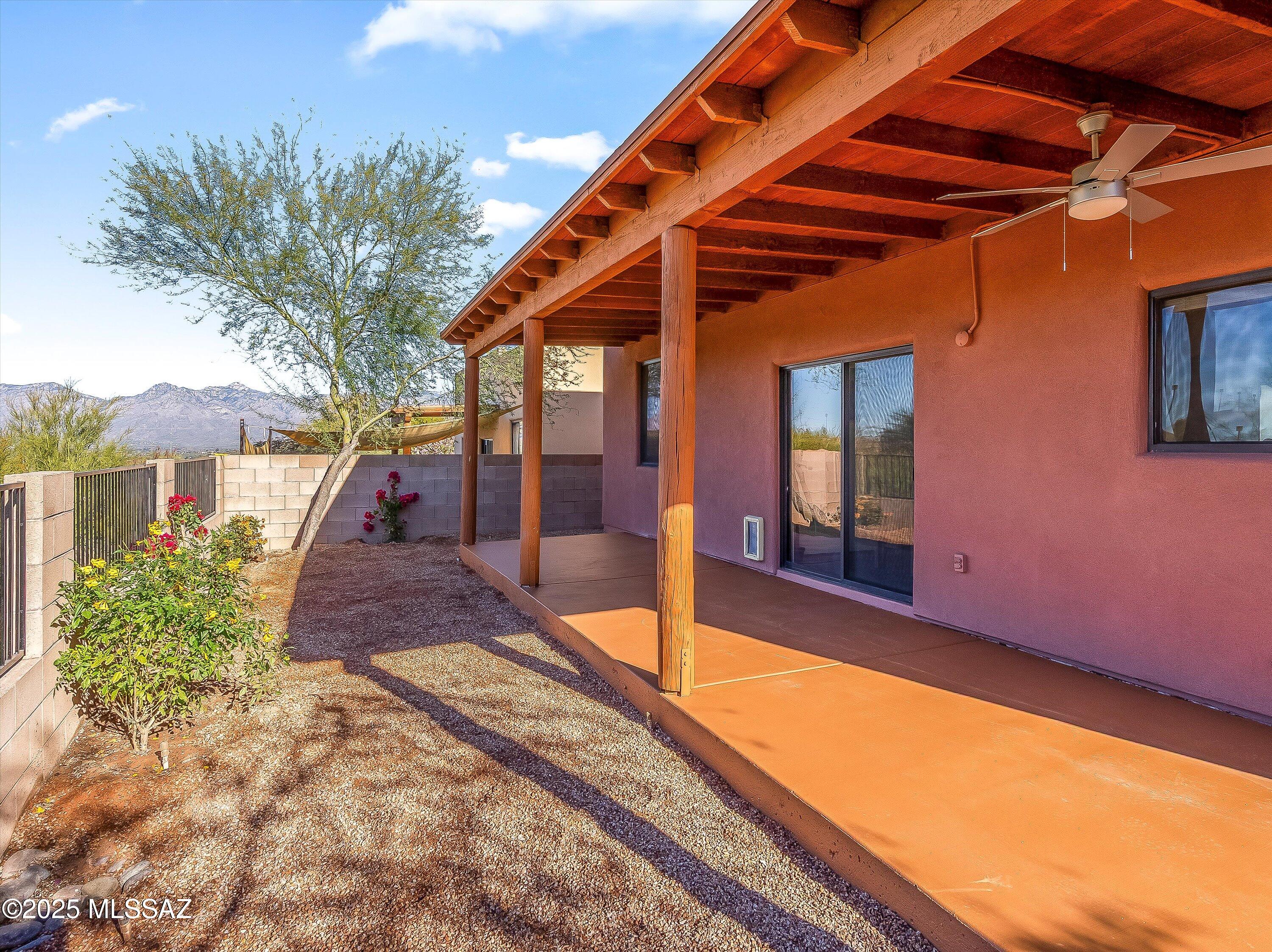 112 S Happy Valley Saddle Drive