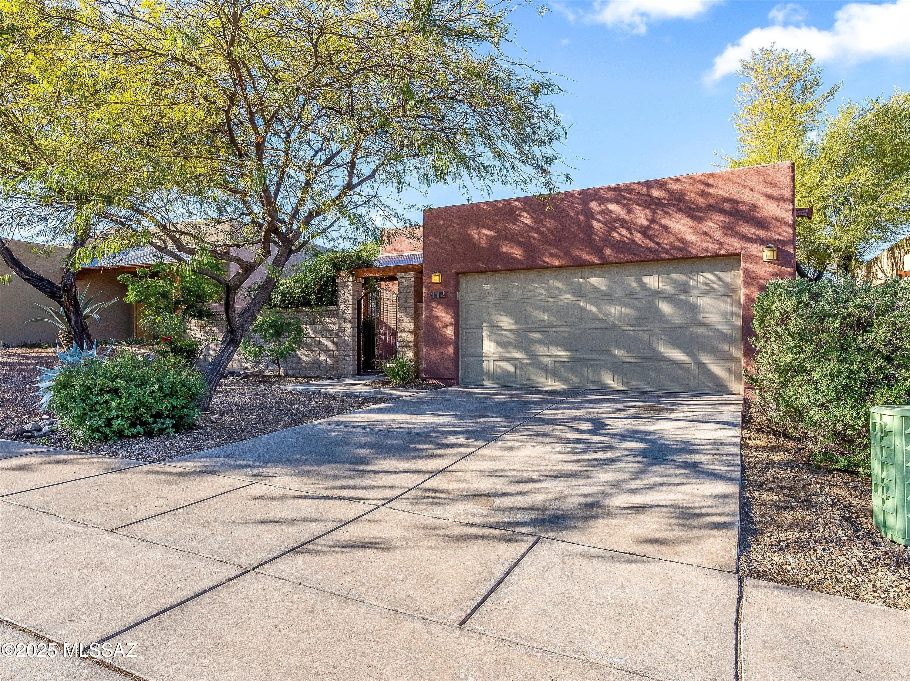 112 S Happy Valley Saddle Drive