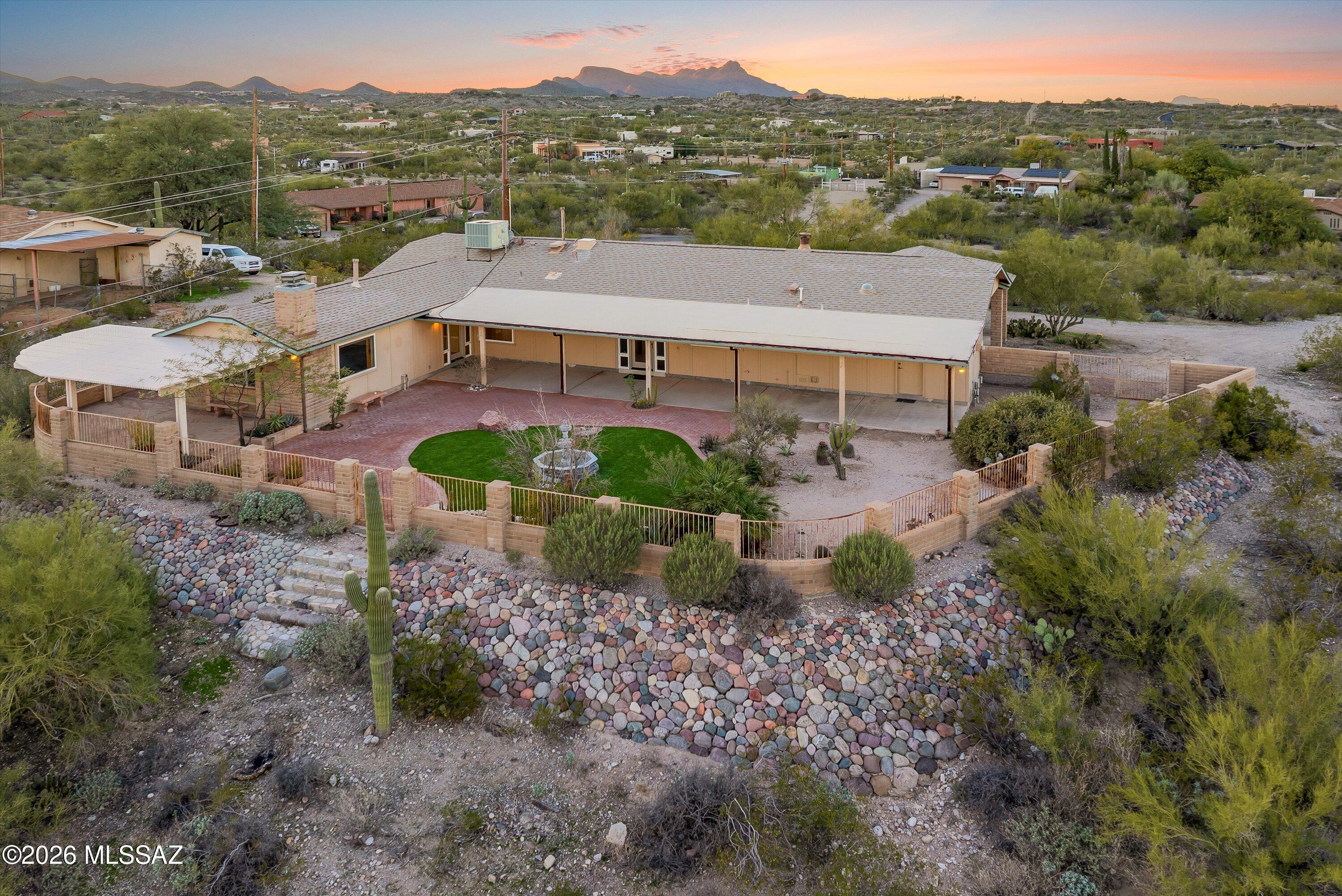 5341 W Avenida Comba