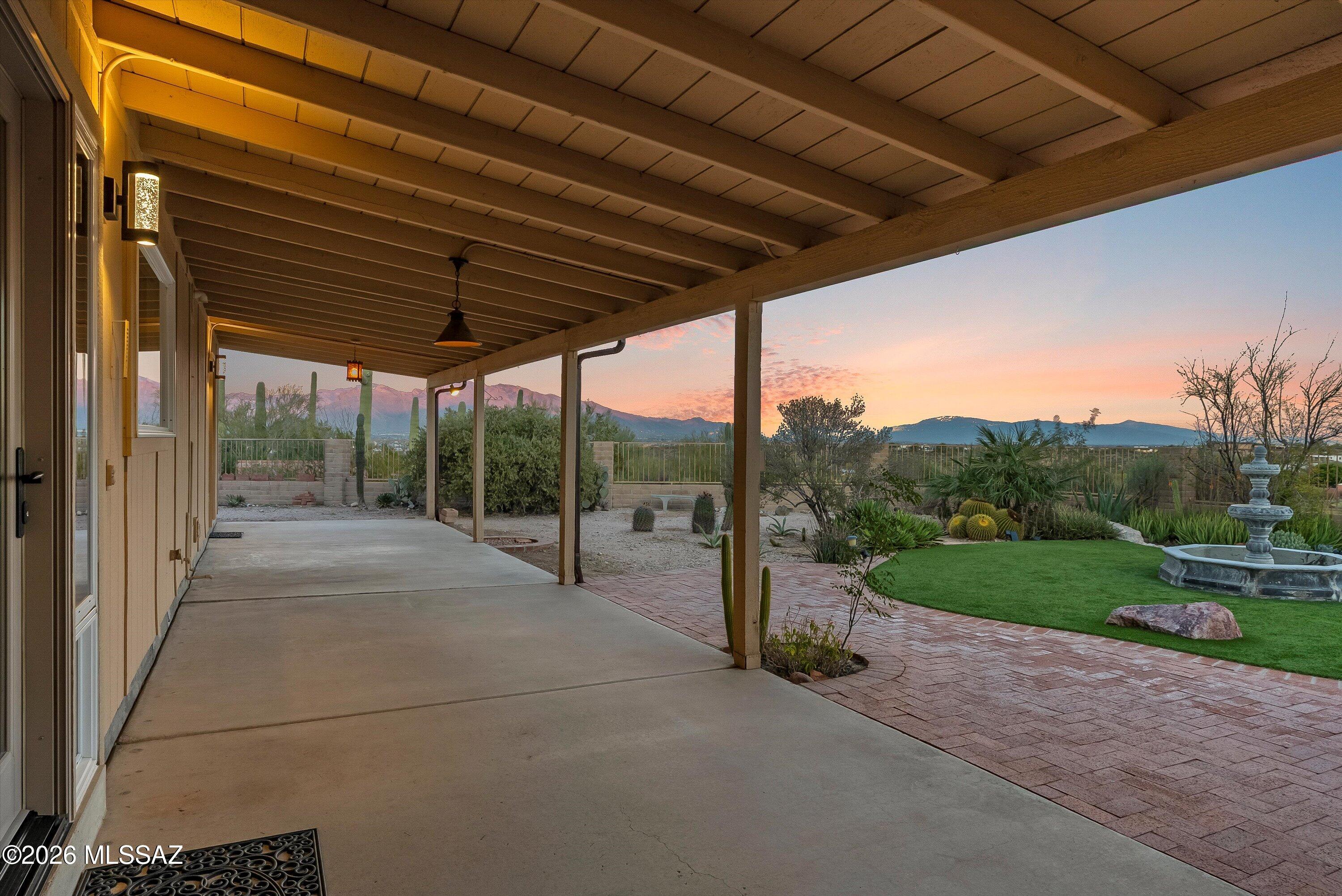 5341 W Avenida Comba