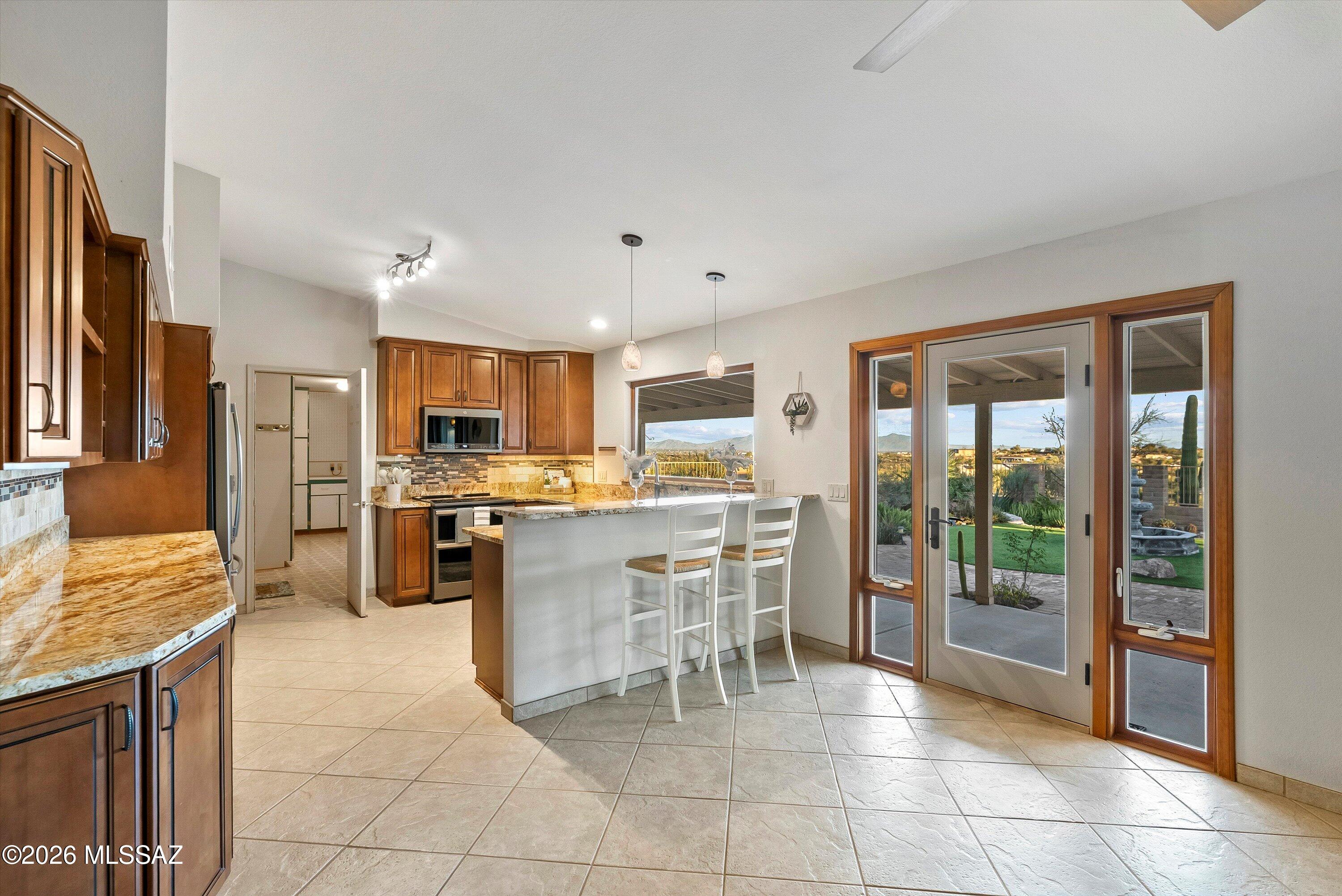 5341 W Avenida Comba