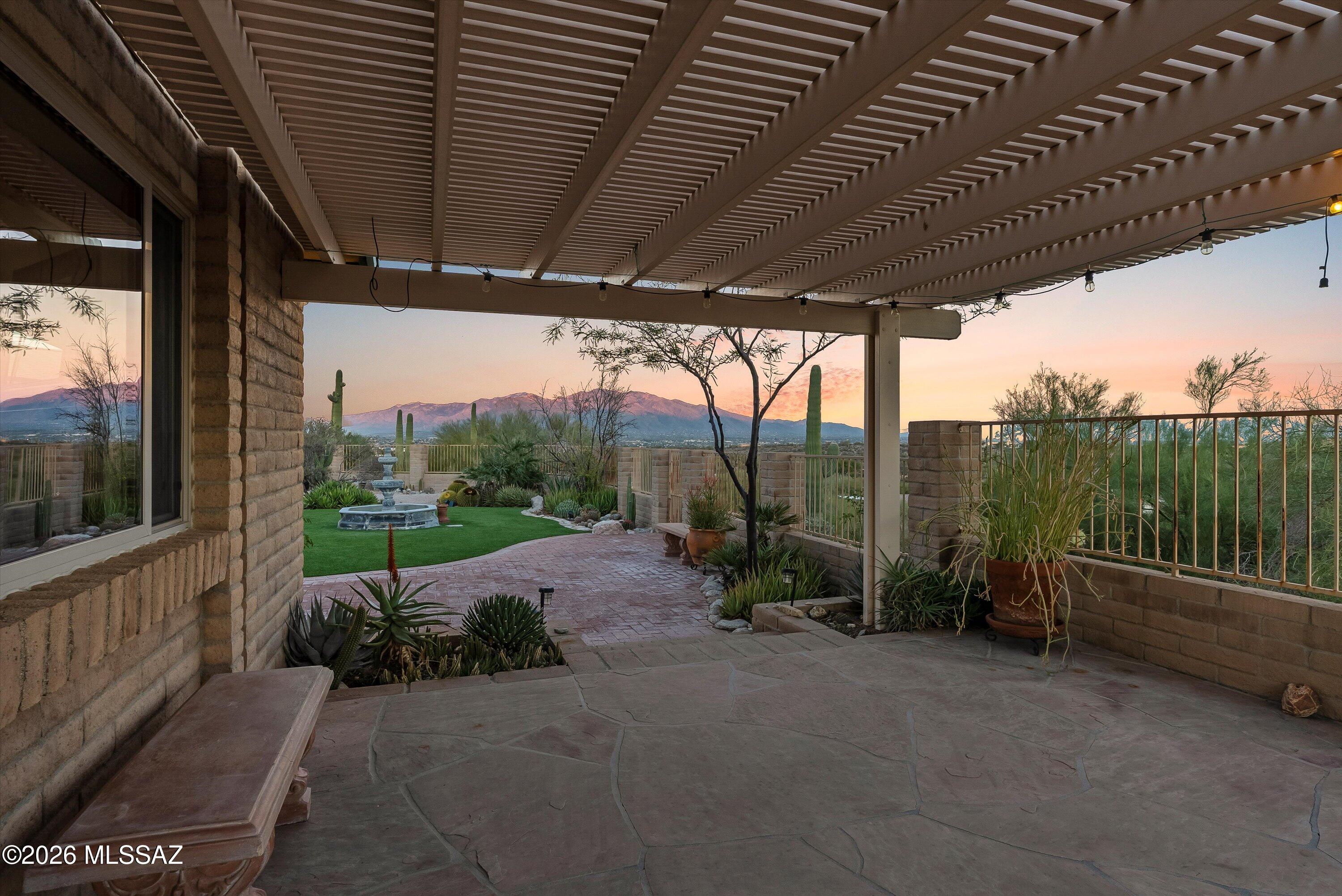 5341 W Avenida Comba