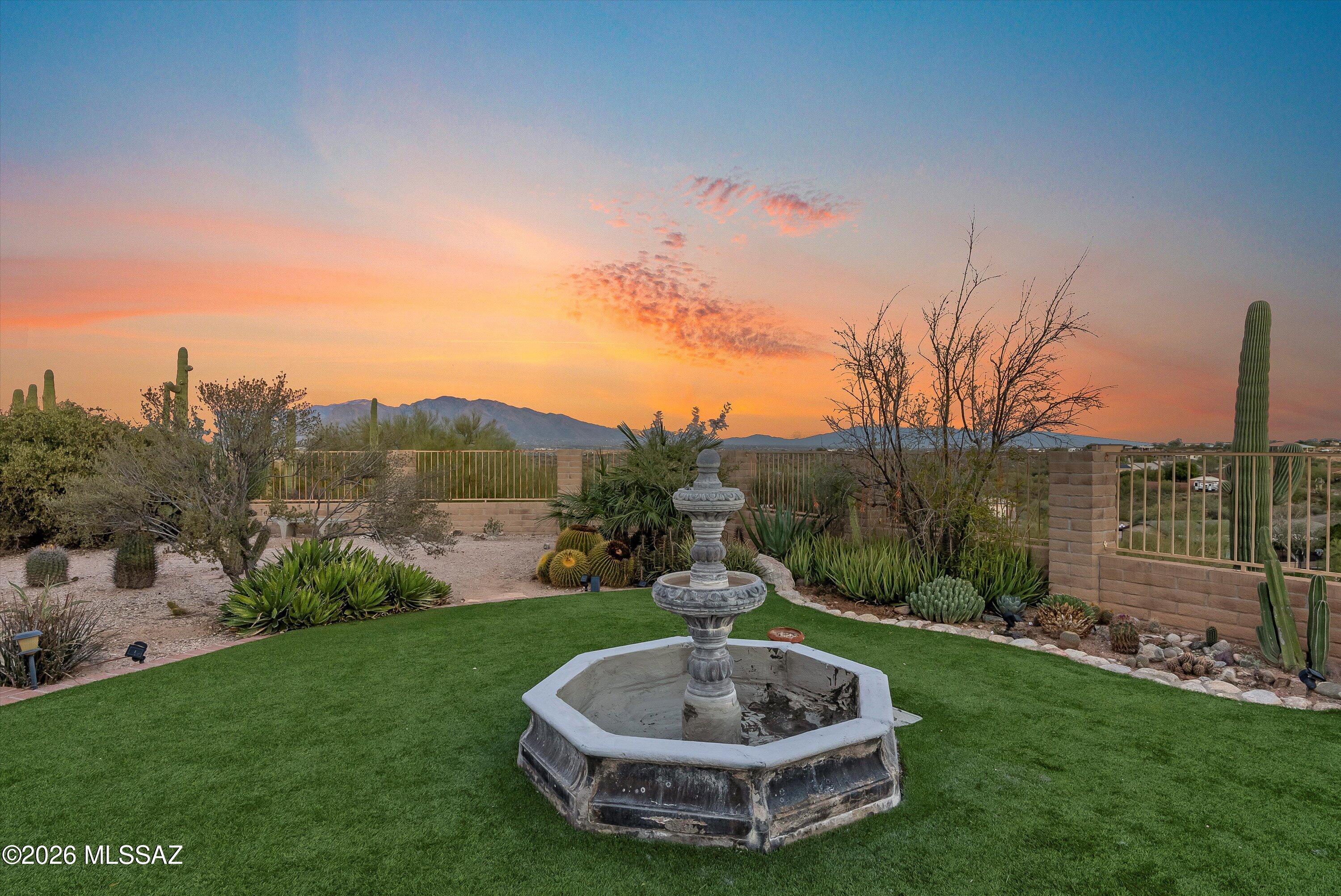 5341 W Avenida Comba