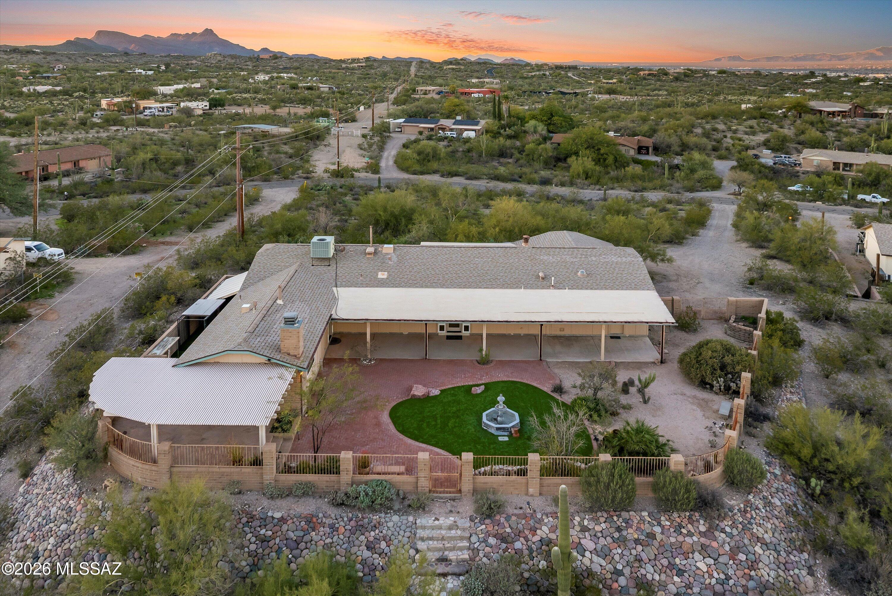 5341 W Avenida Comba