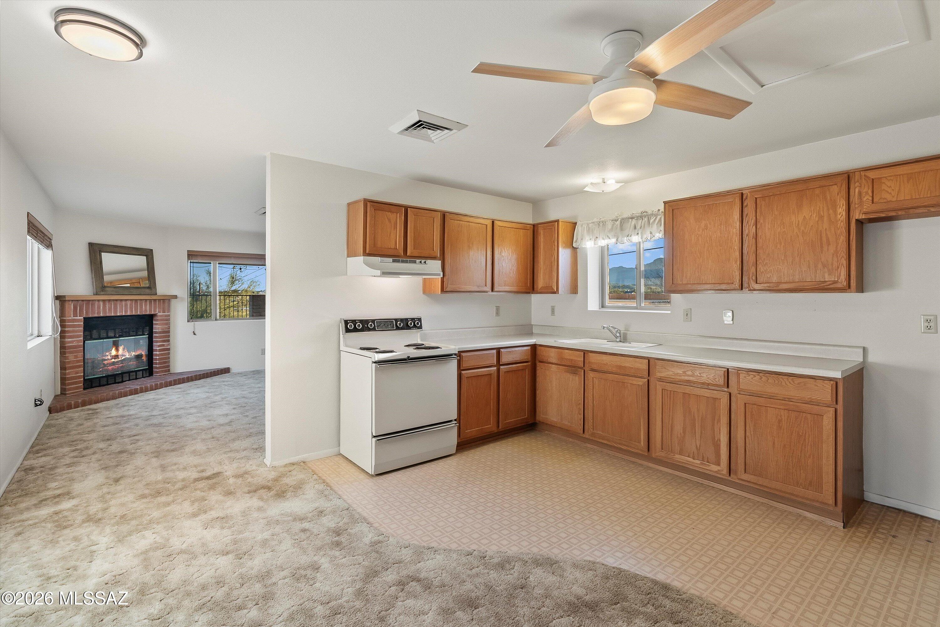 5341 W Avenida Comba