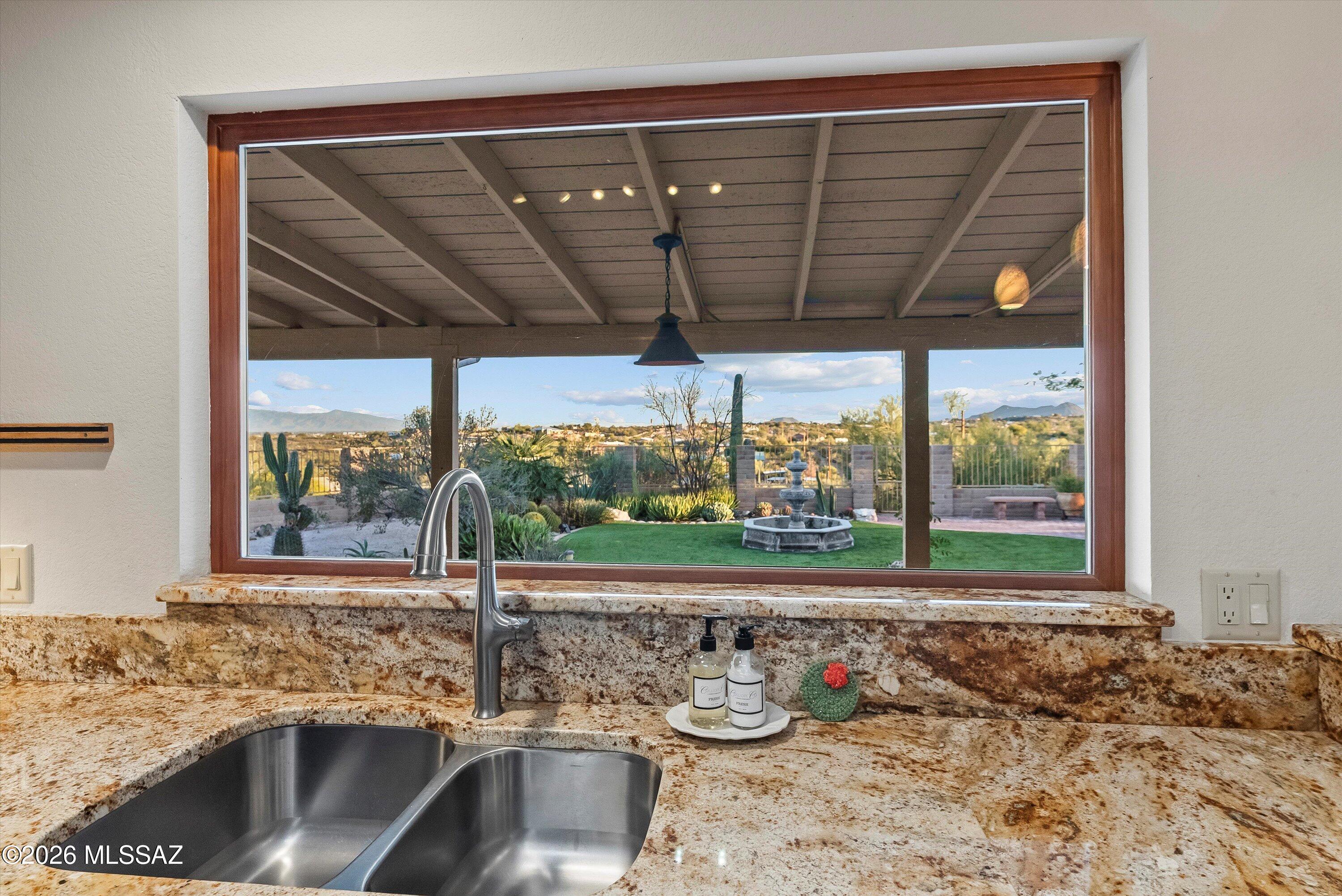 5341 W Avenida Comba