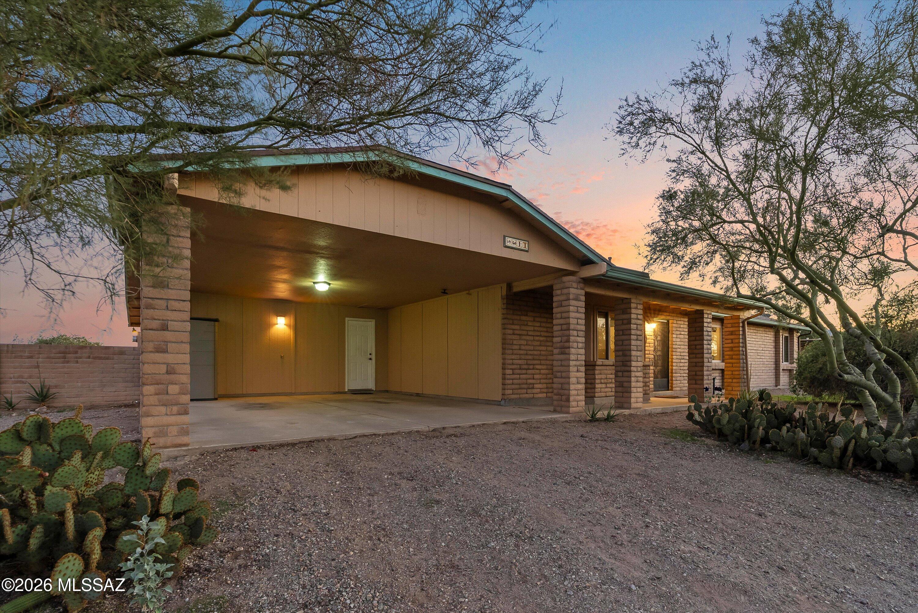 5341 W Avenida Comba