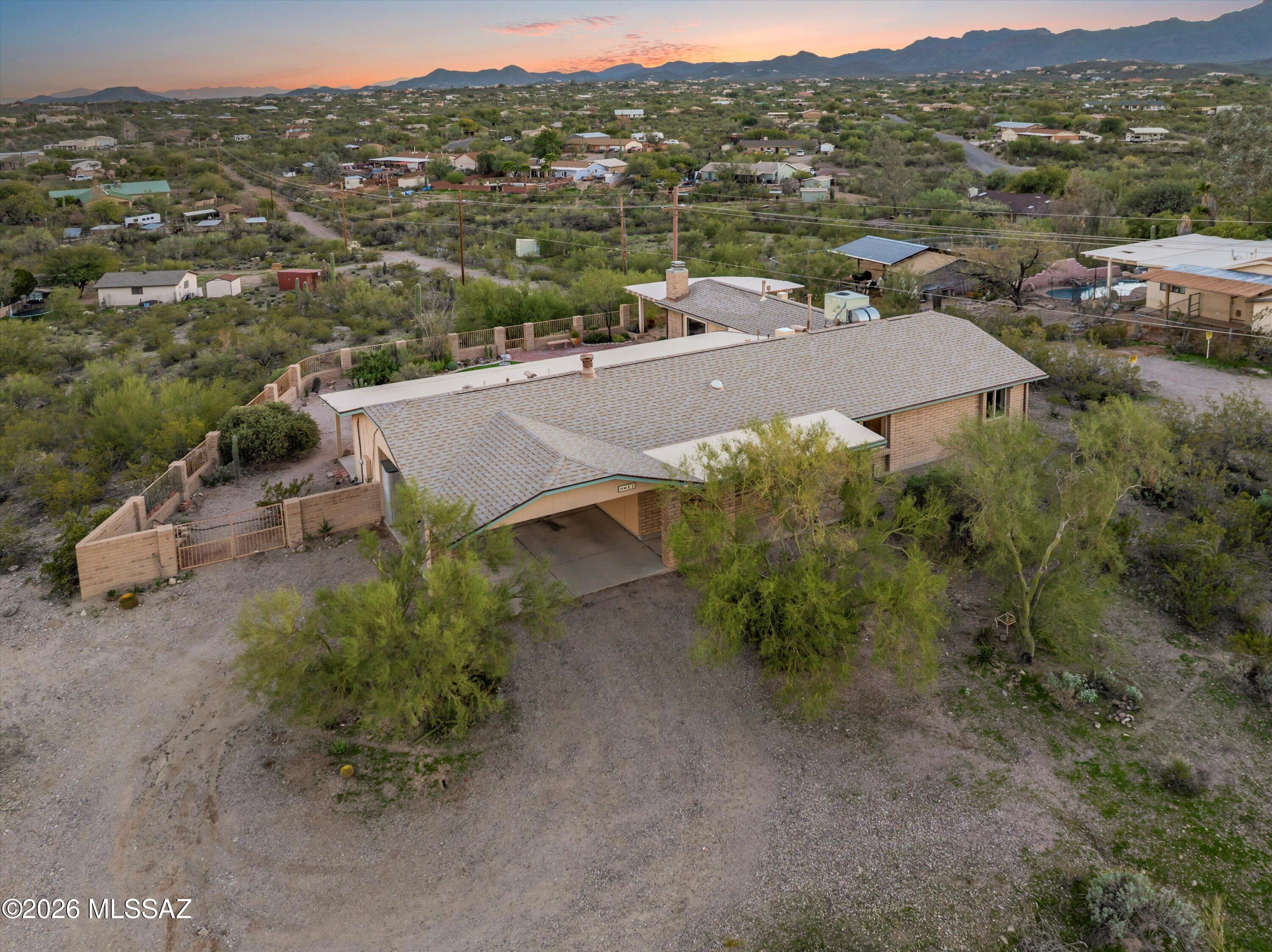 5341 W Avenida Comba