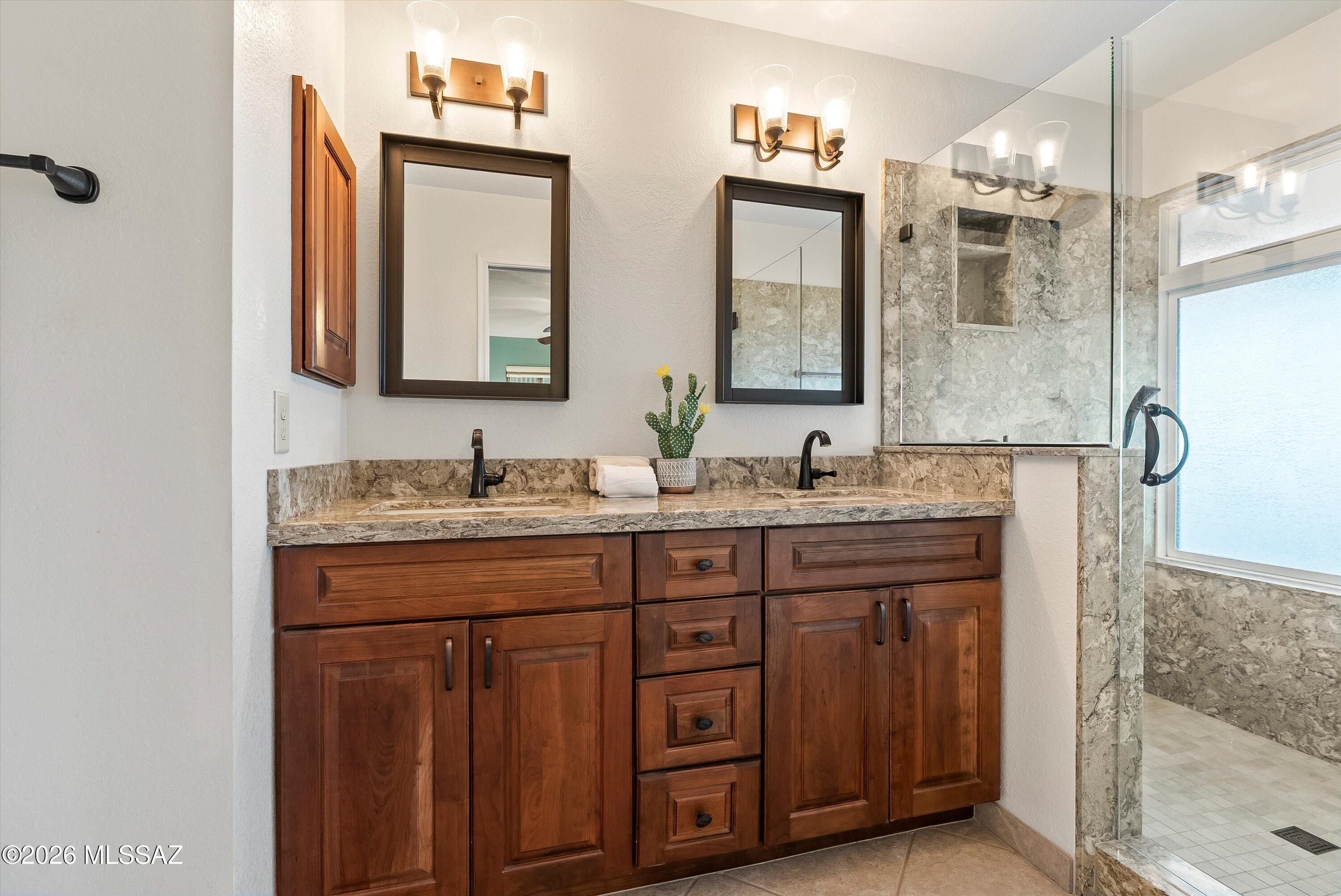 5341 W Avenida Comba