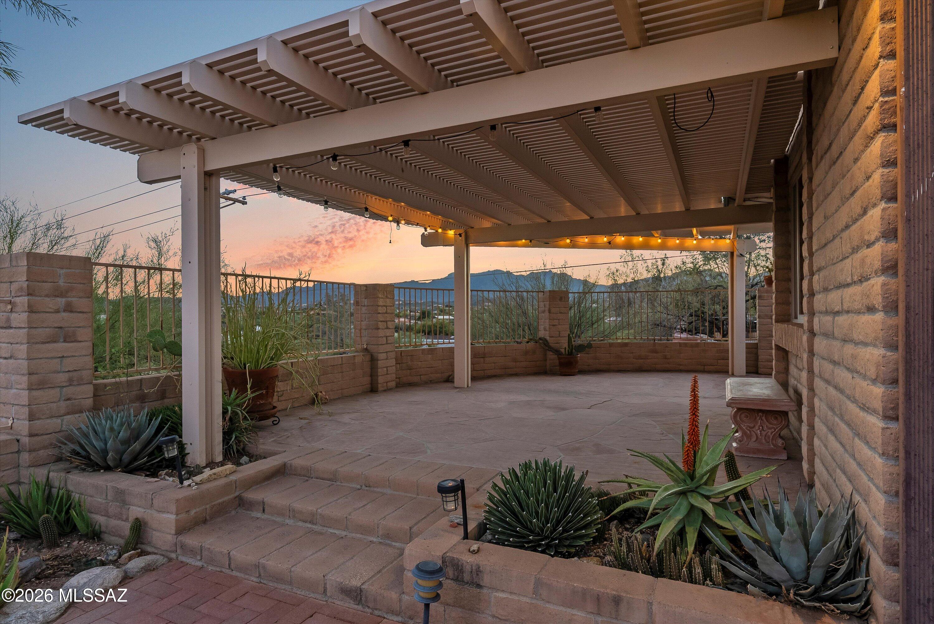 5341 W Avenida Comba