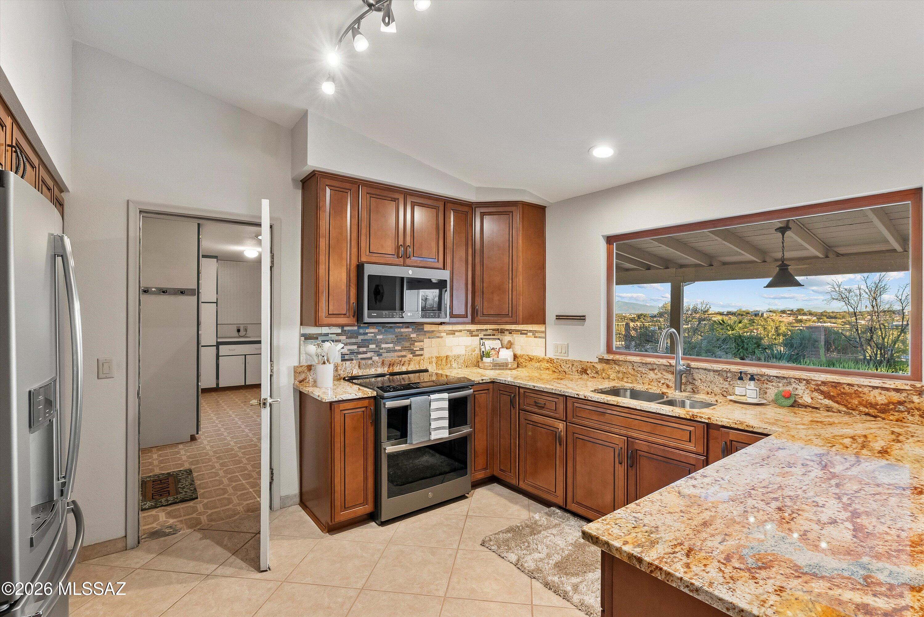 5341 W Avenida Comba