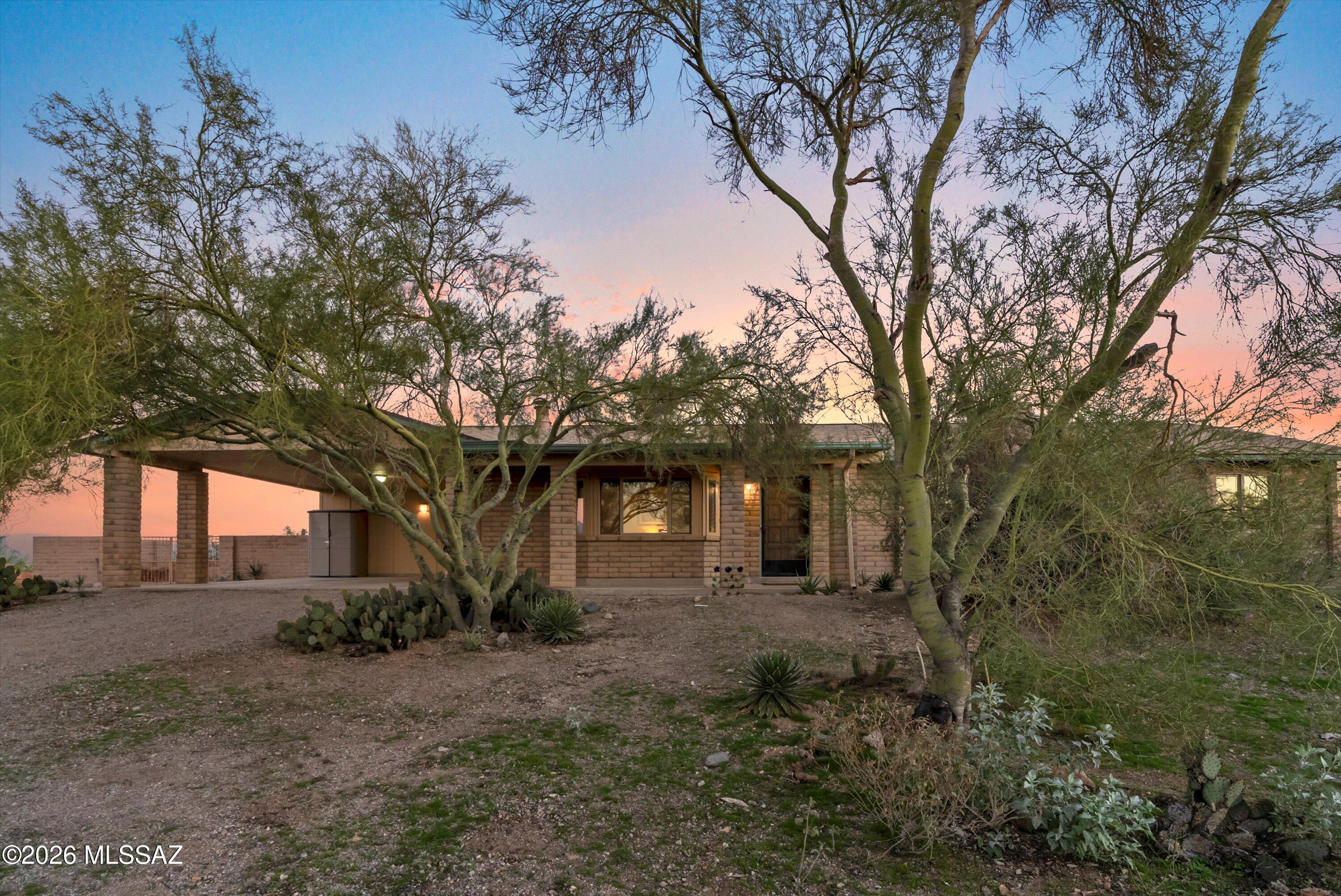 5341 W Avenida Comba