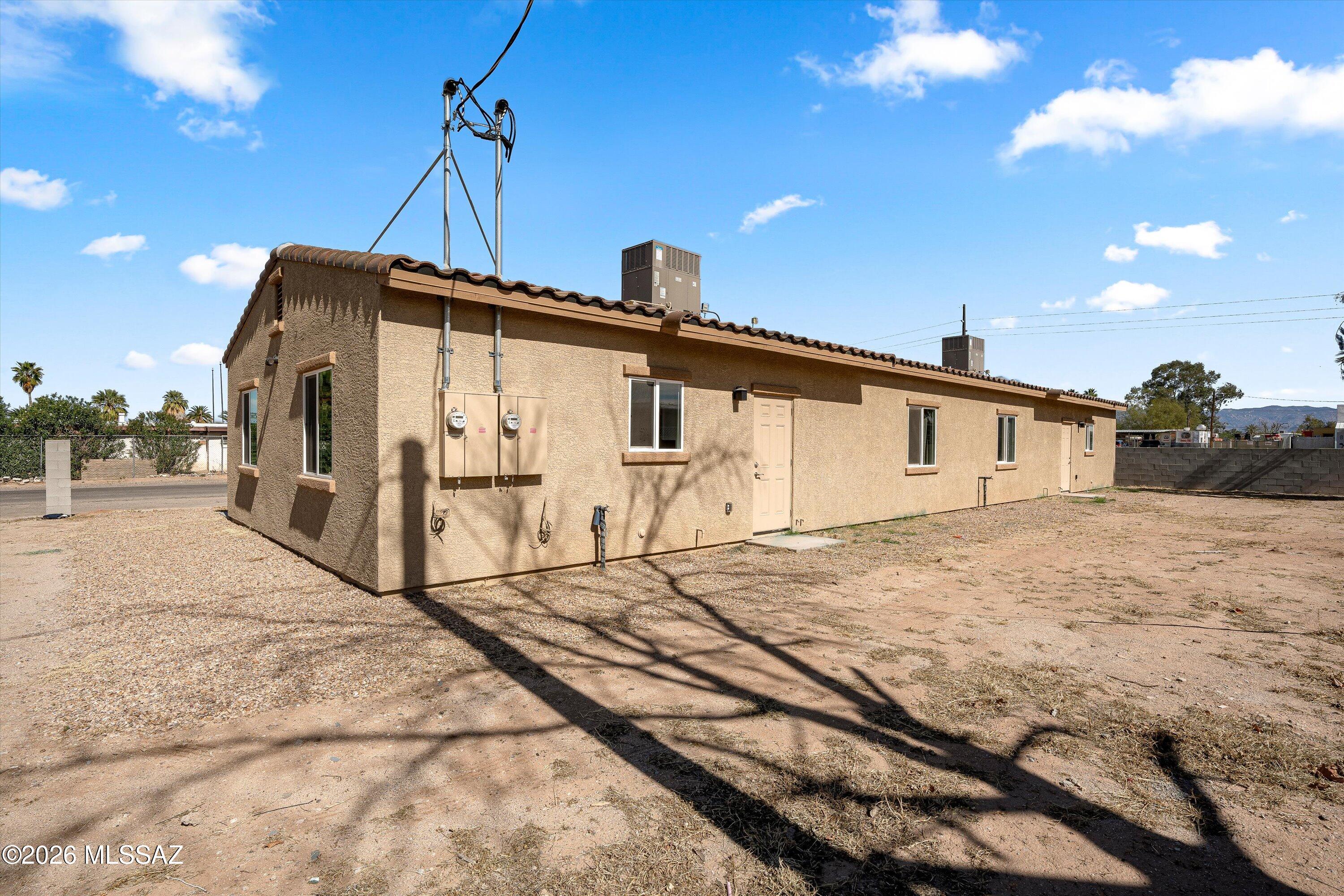 5405 S Masterson