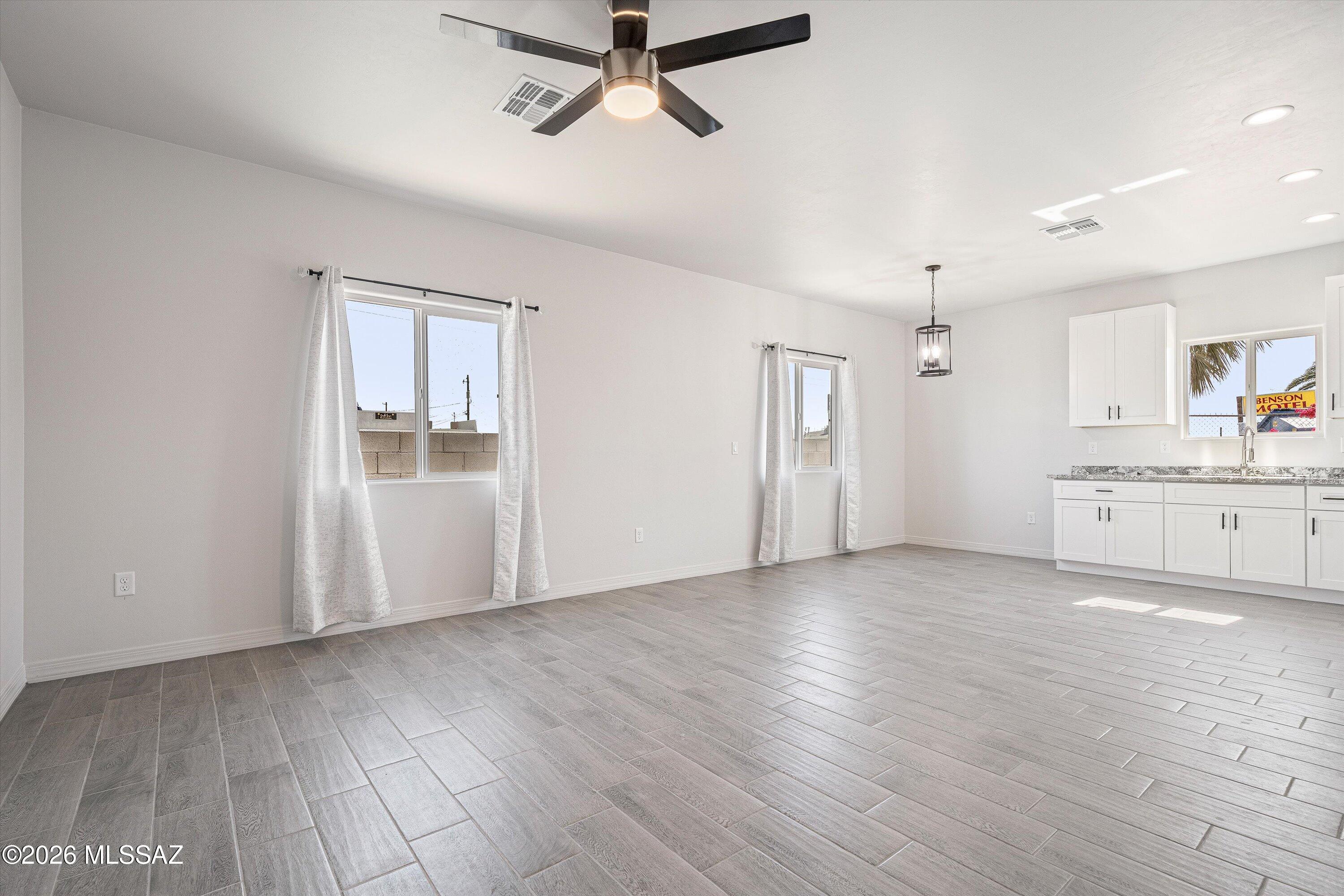 5405 S Masterson Avenue