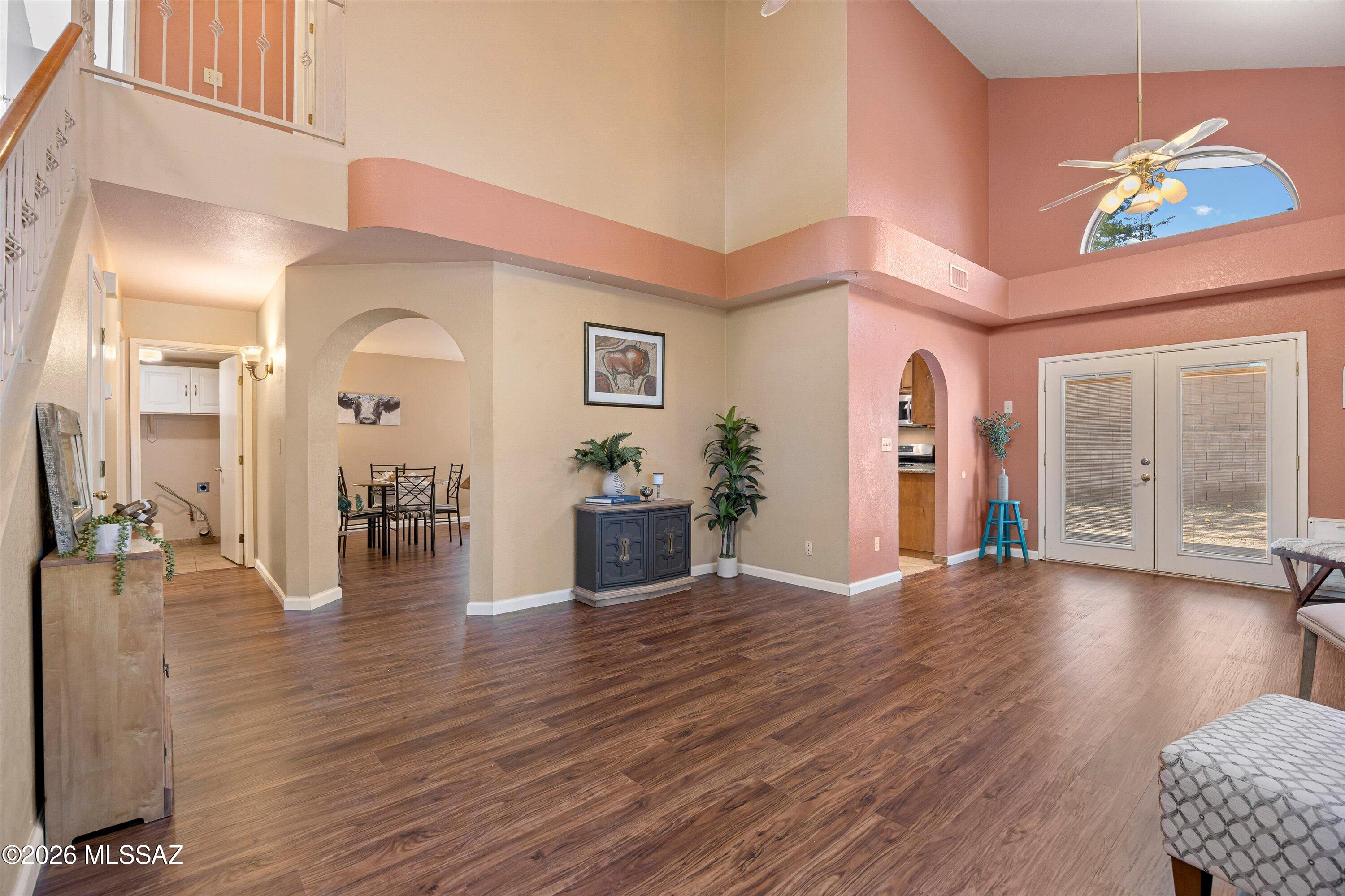 2565 W Brogan Street