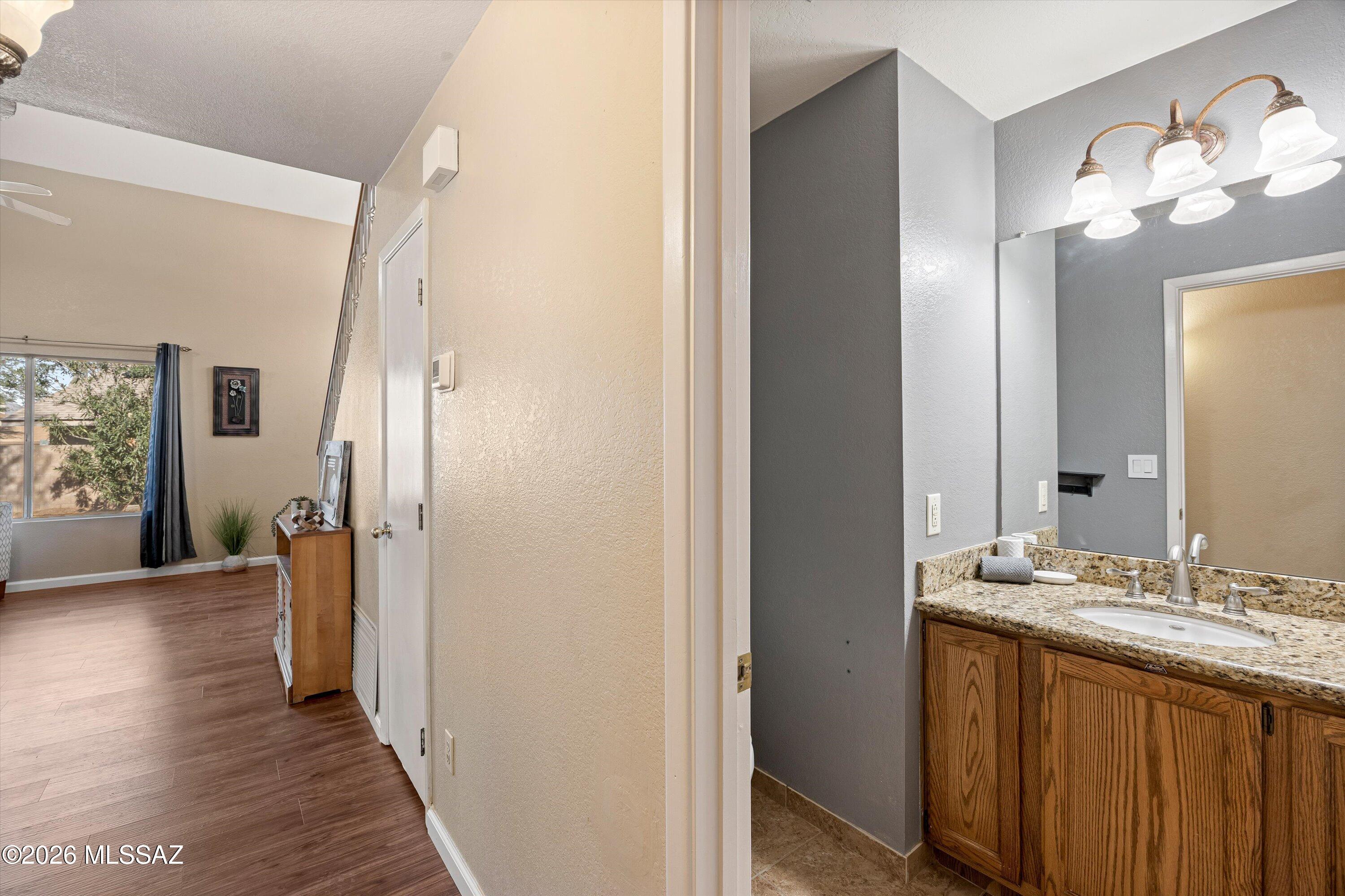 2565 W Brogan Street