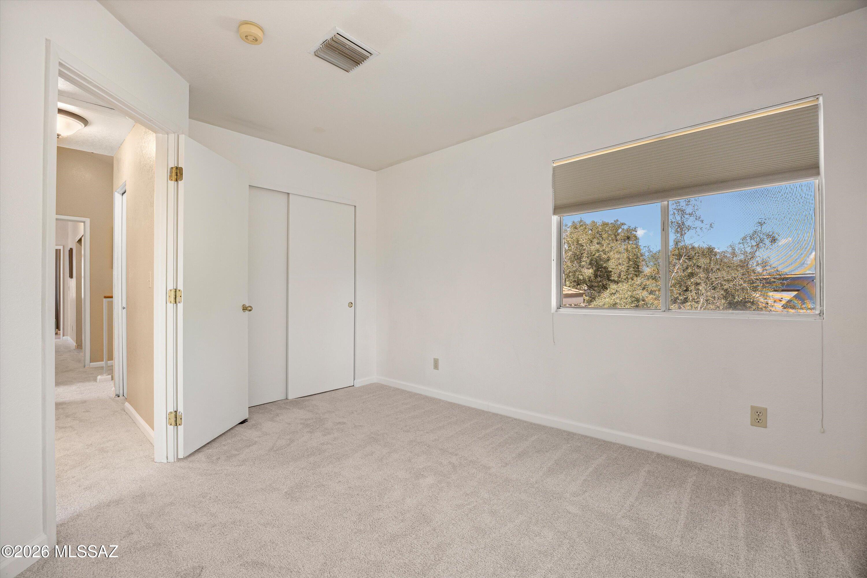 2565 W Brogan Street