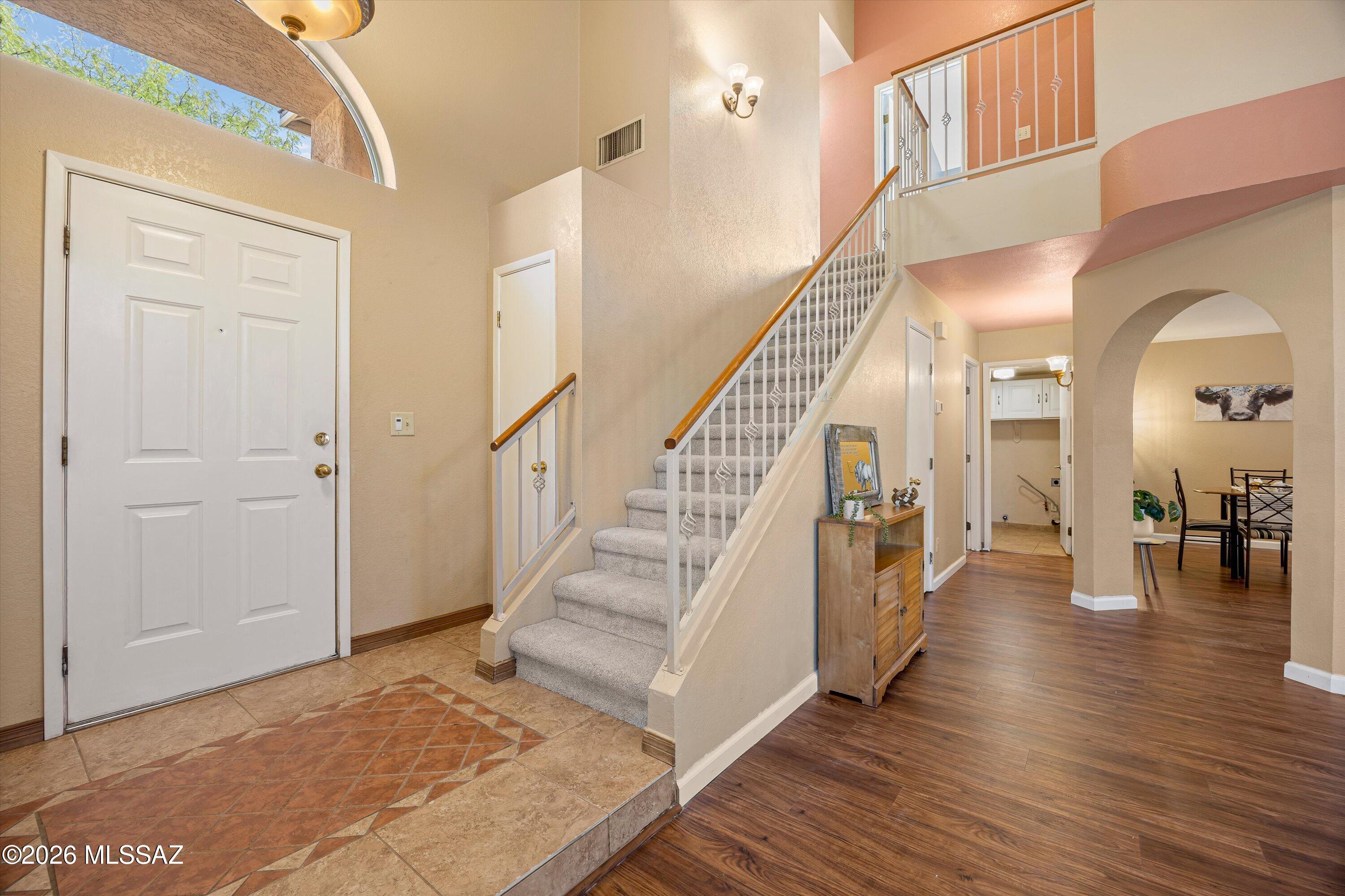 2565 W Brogan Street