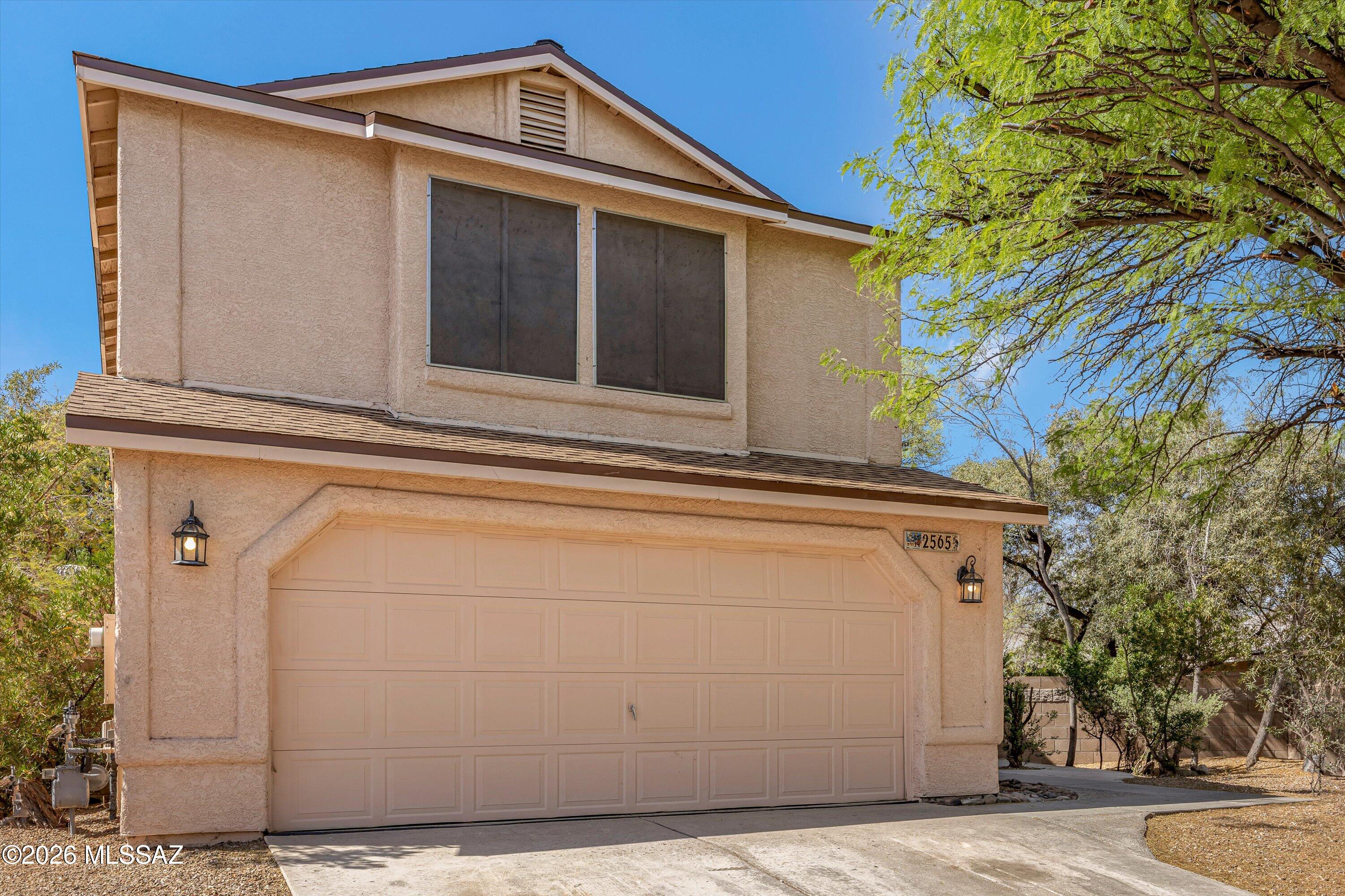 2565 W Brogan Street