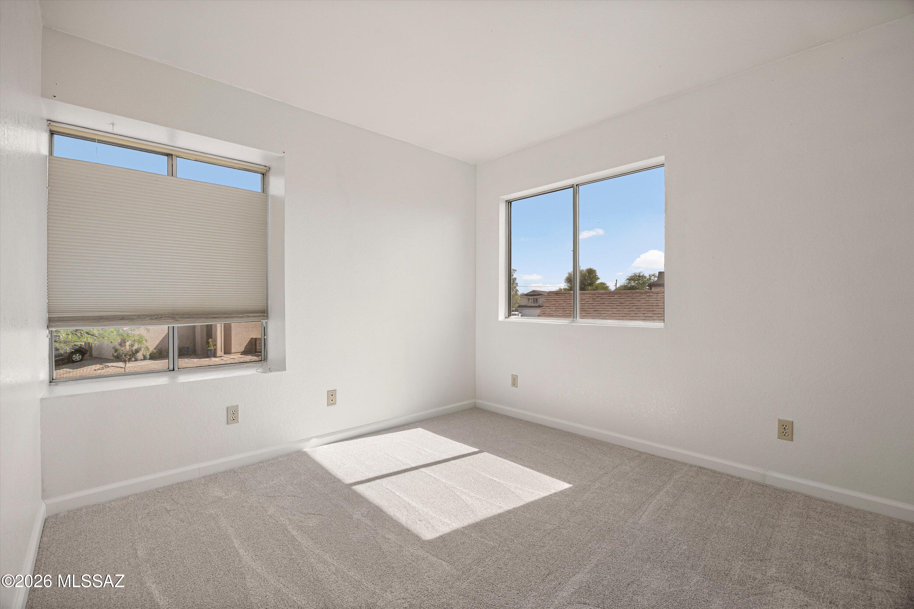 2565 W Brogan Street