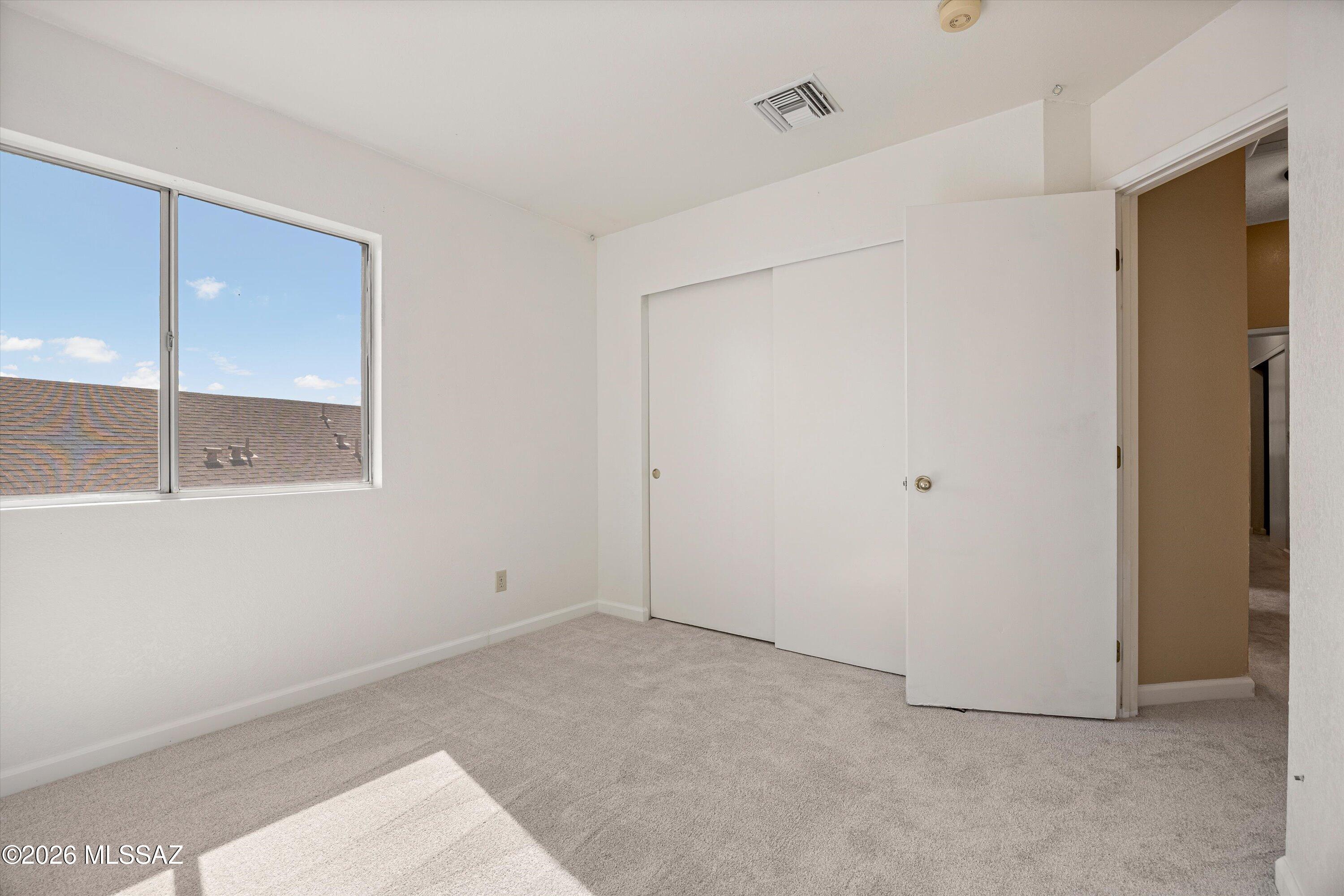 2565 W Brogan Street