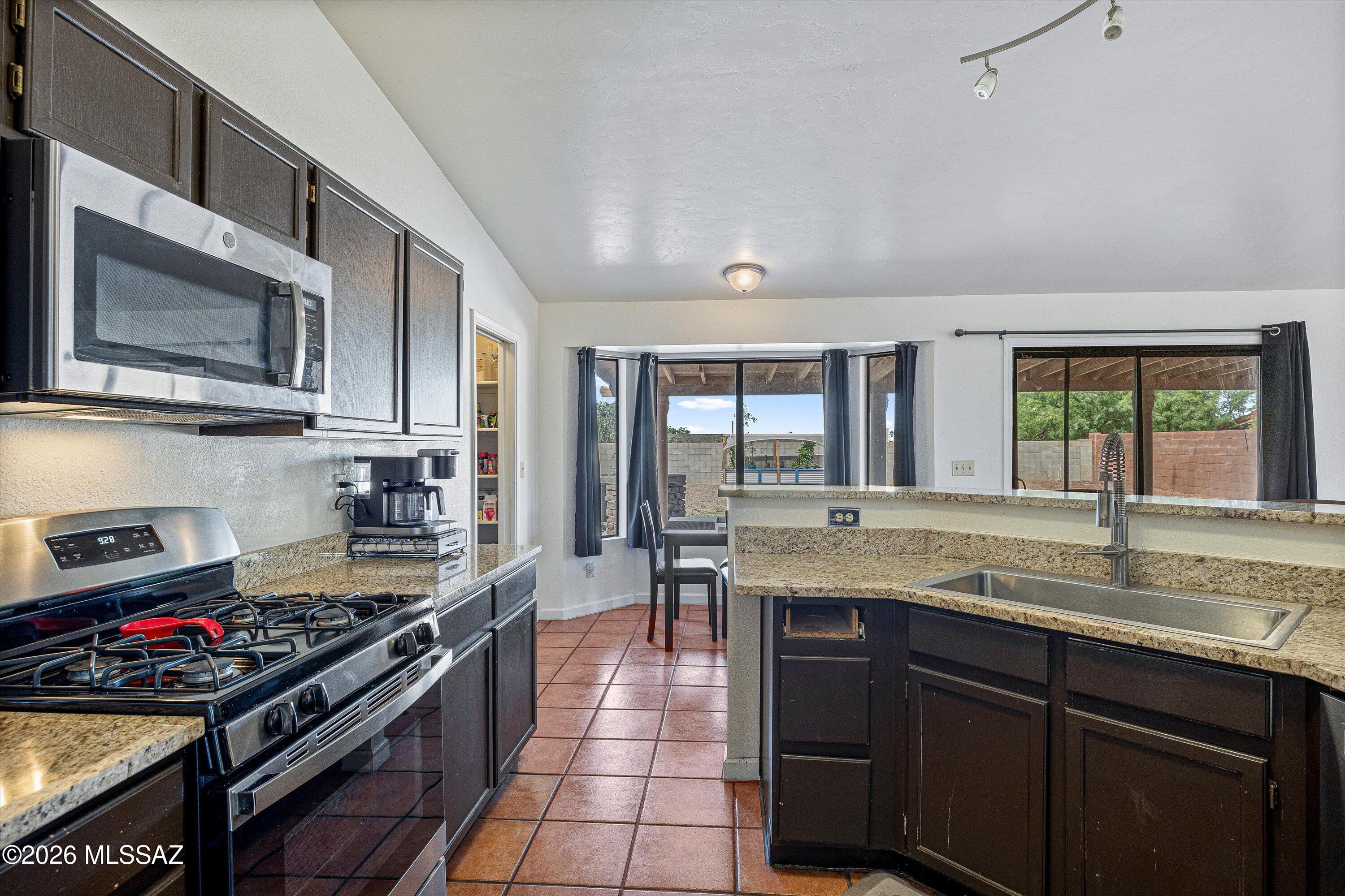 8721 N Chinaberry Way