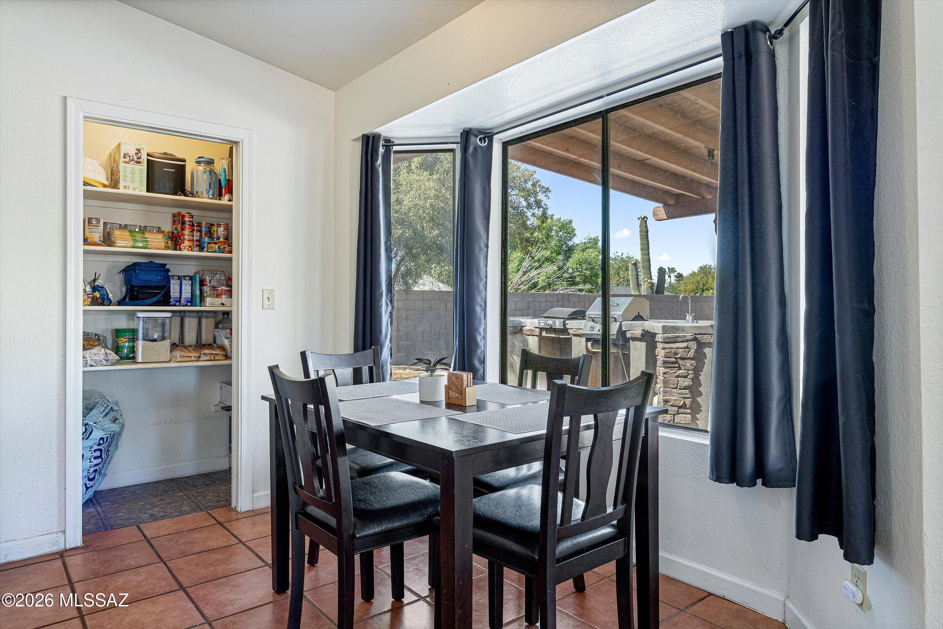 8721 N Chinaberry Way