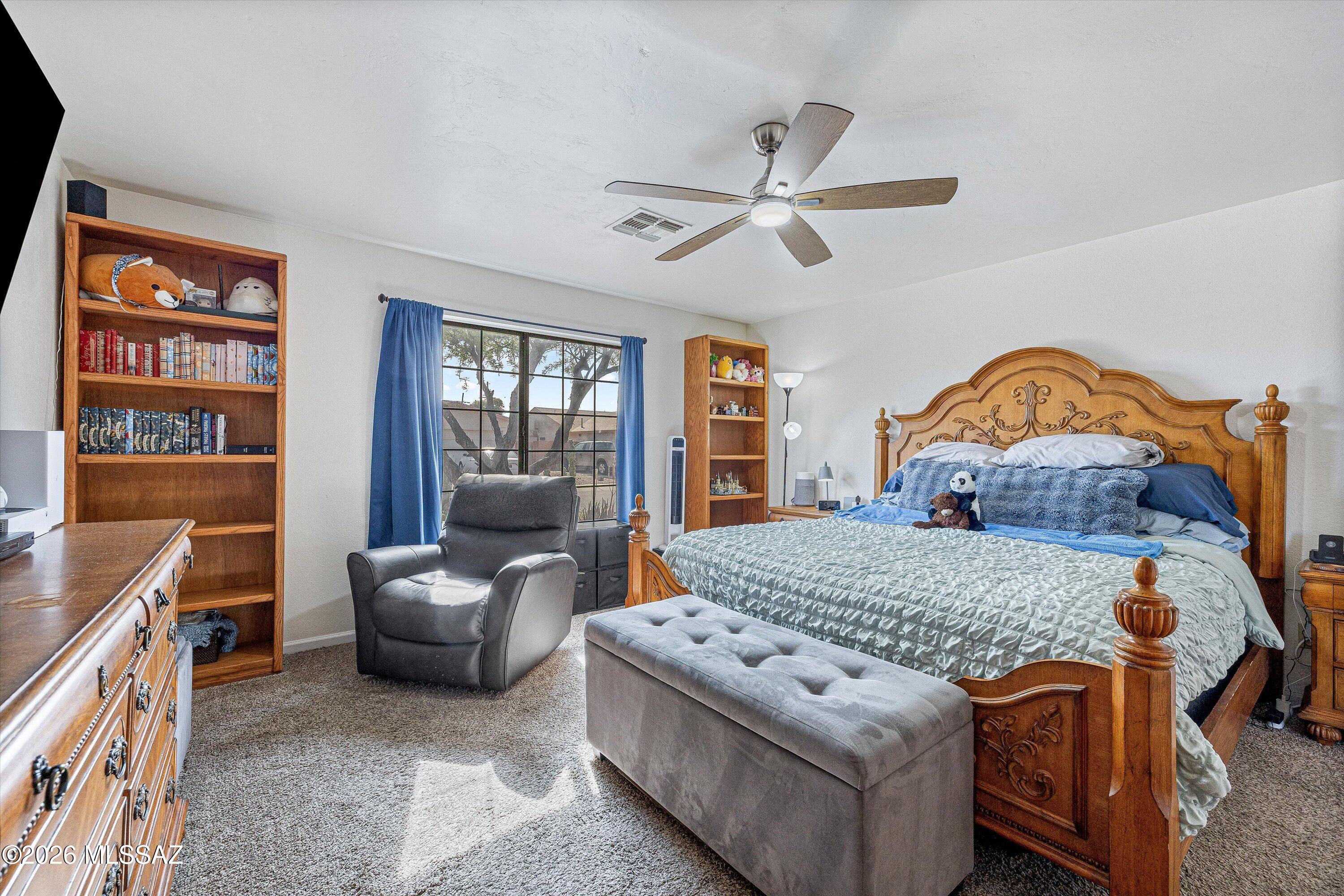 8721 N Chinaberry Way