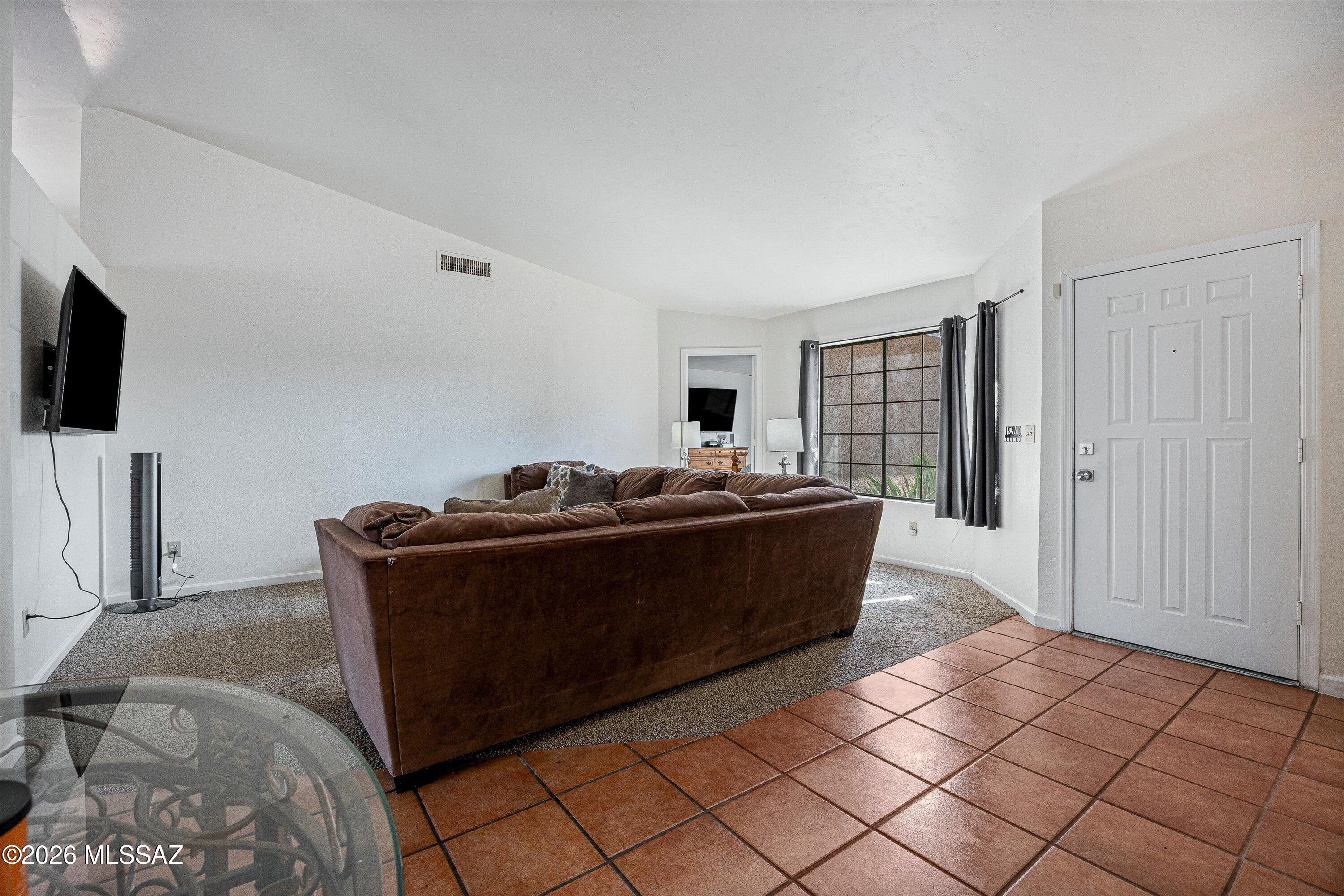 8721 N Chinaberry Way