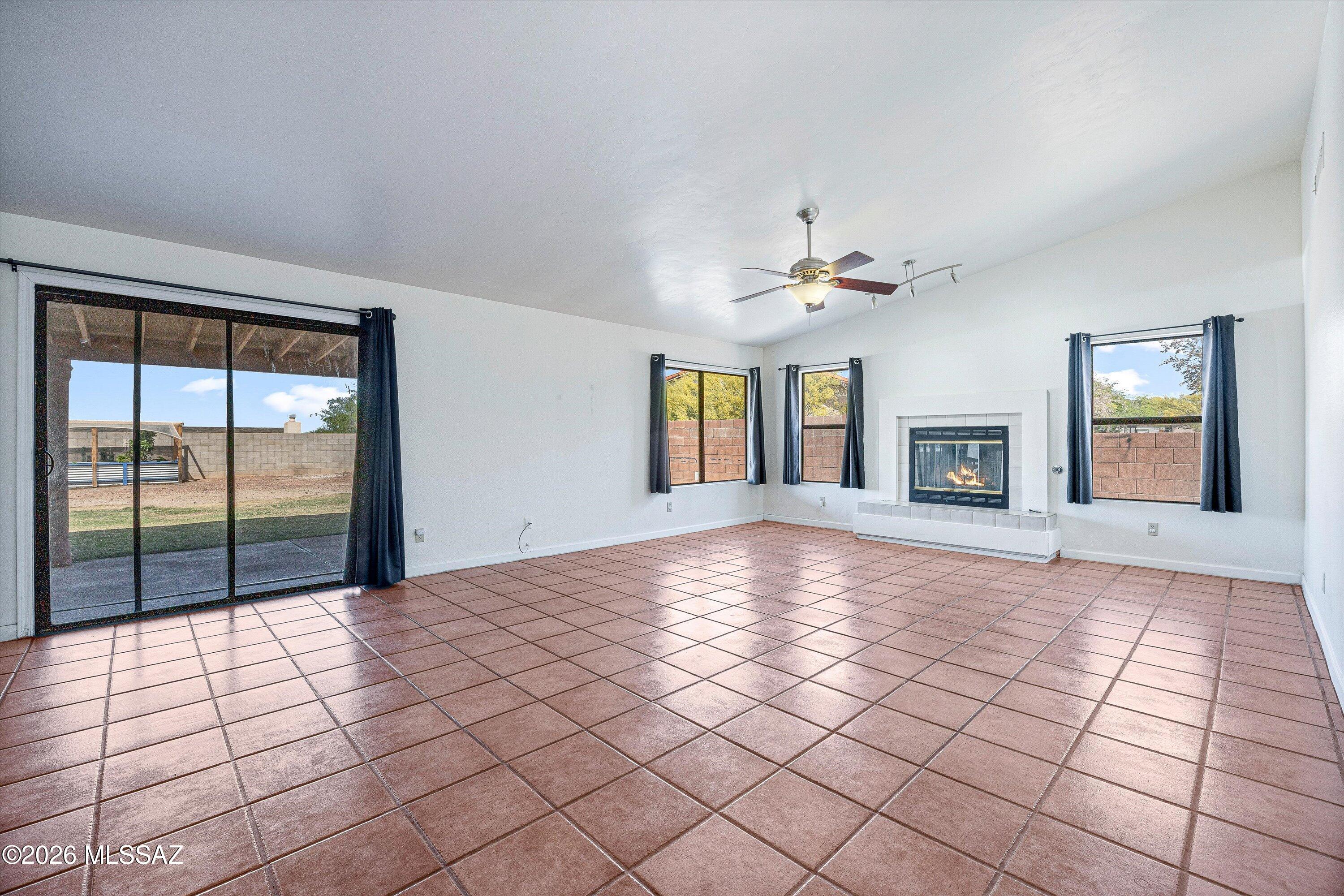 8721 N Chinaberry Way