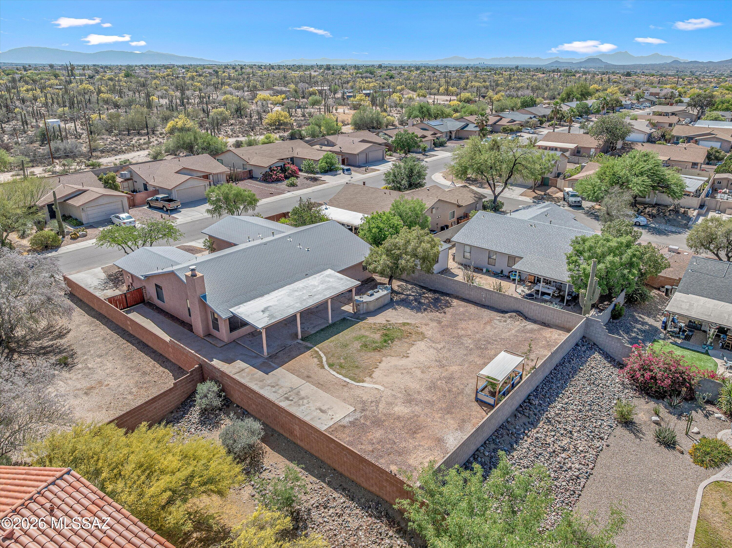 8721 N Chinaberry Way