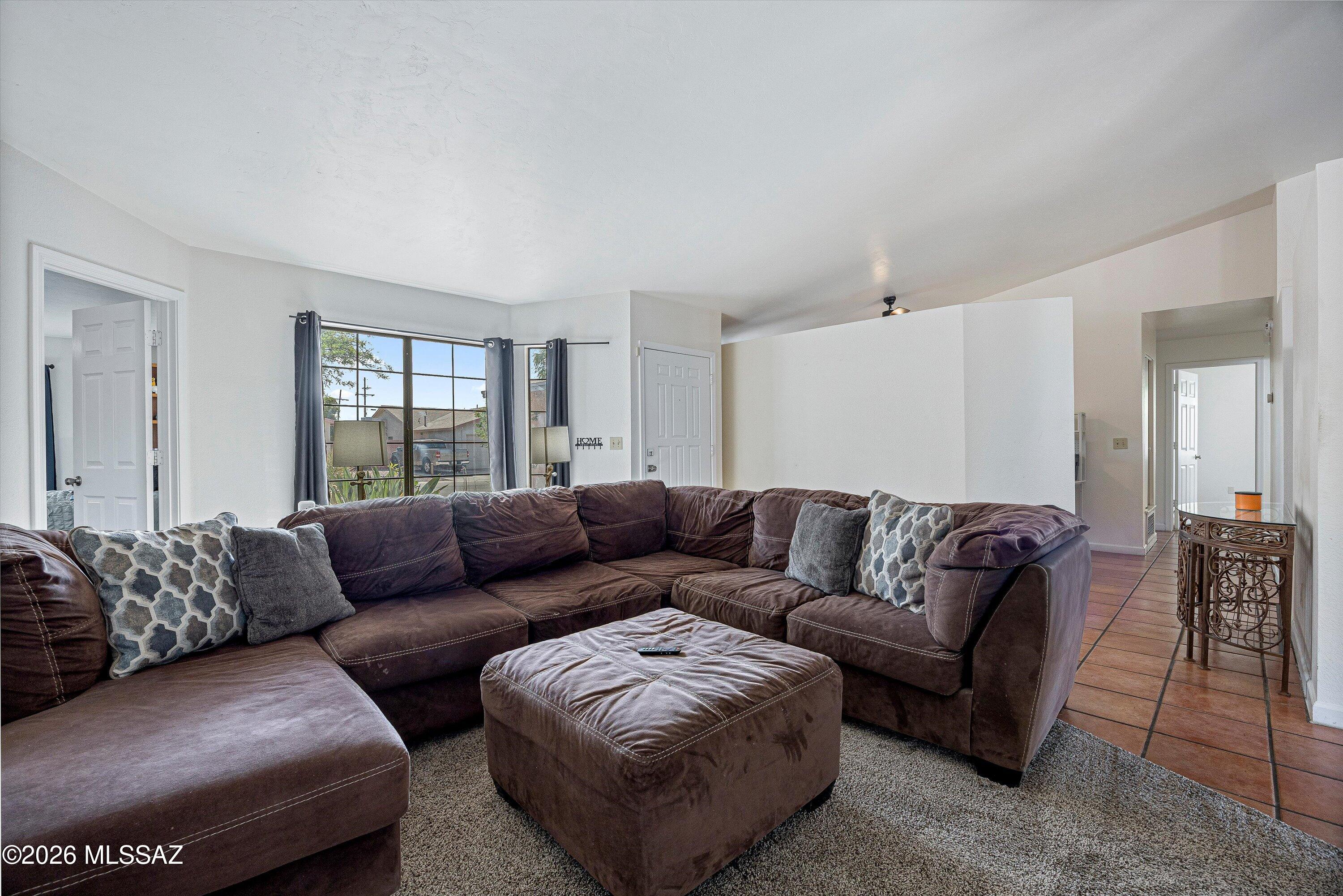 8721 N Chinaberry Way