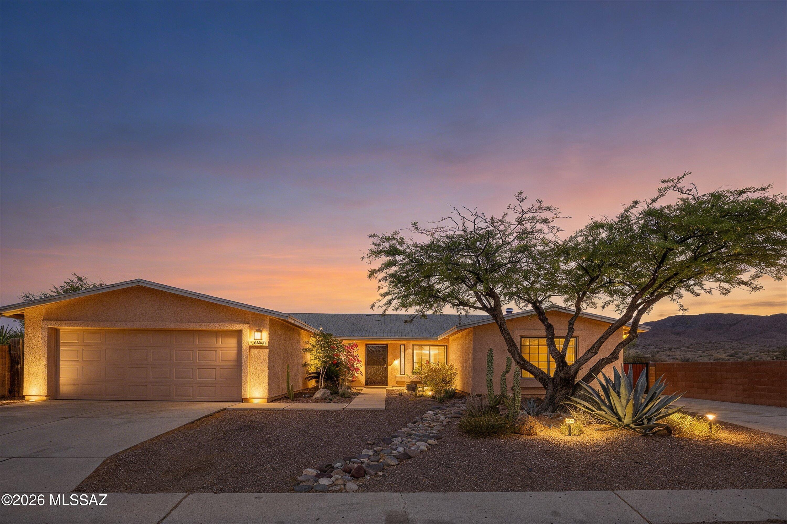 8721 N Chinaberry Way