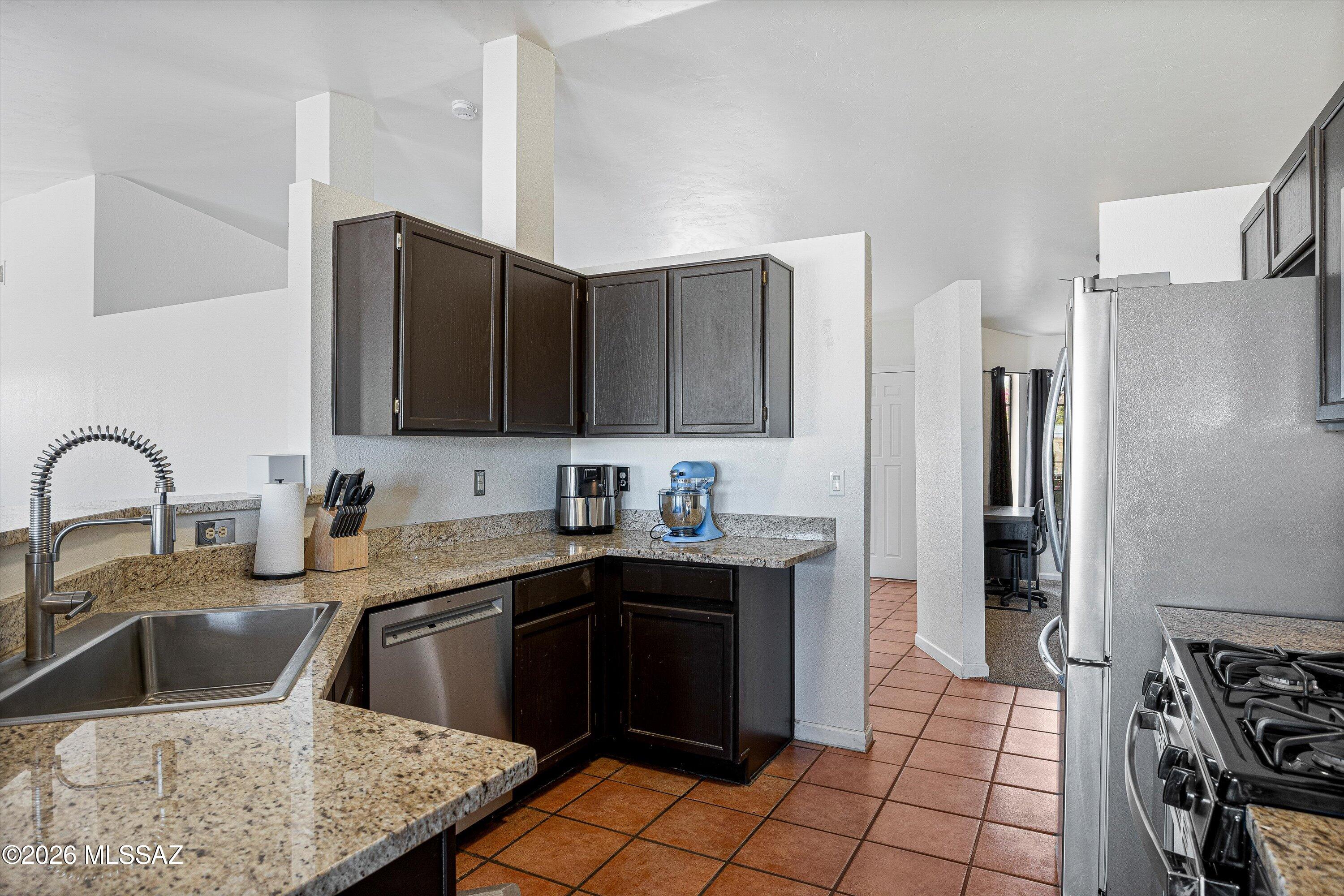 8721 N Chinaberry Way