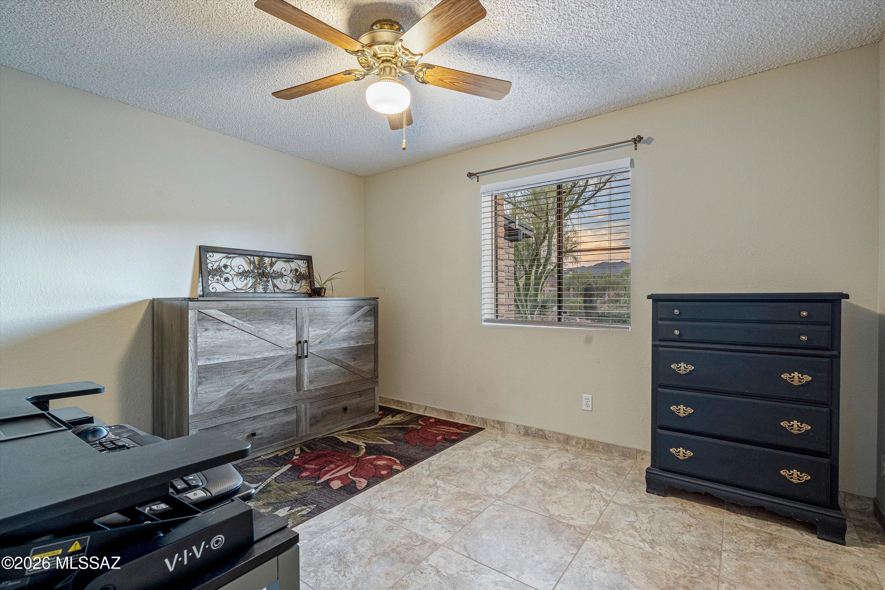 5230 N Avenida Largo
