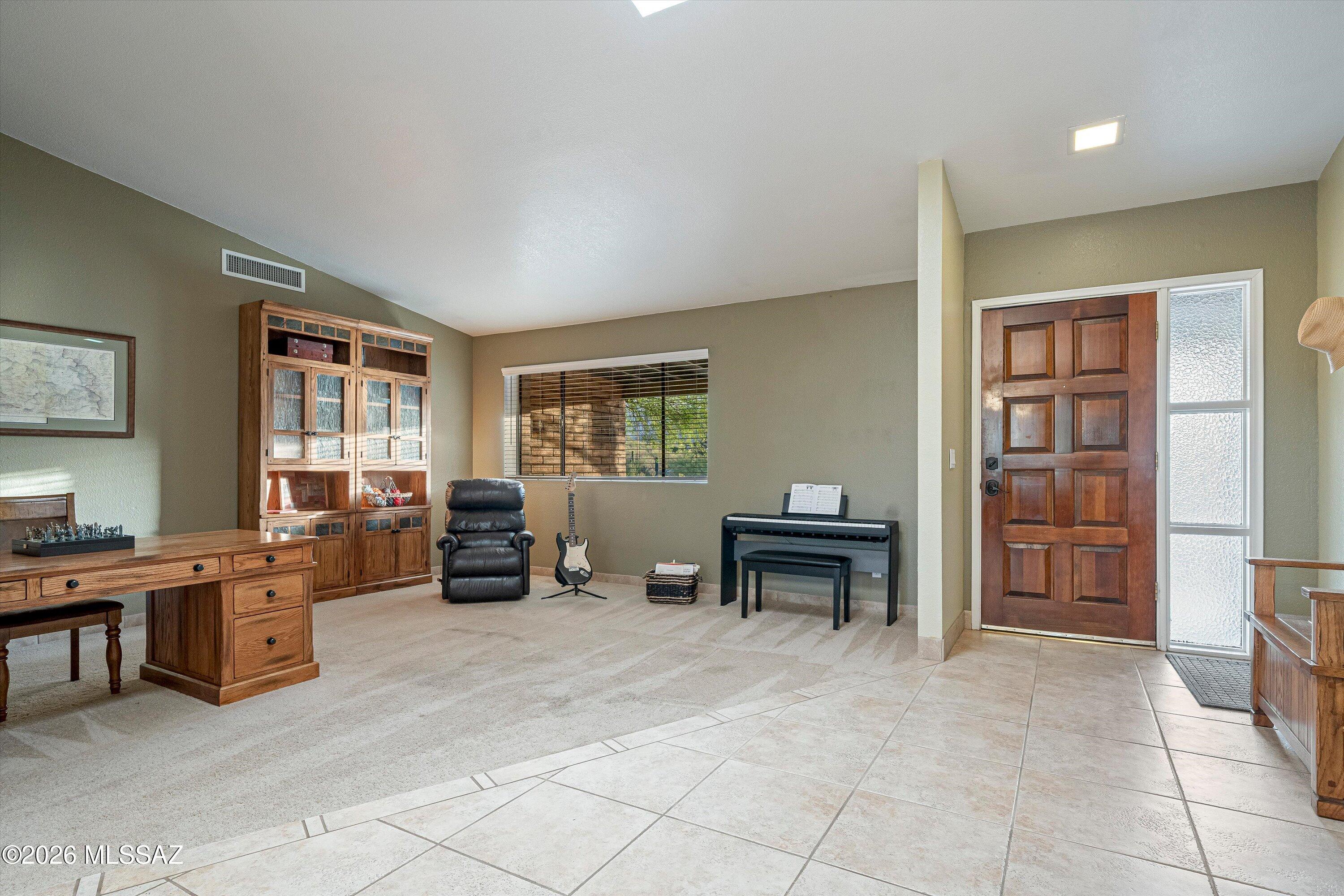 5230 N Avenida Largo