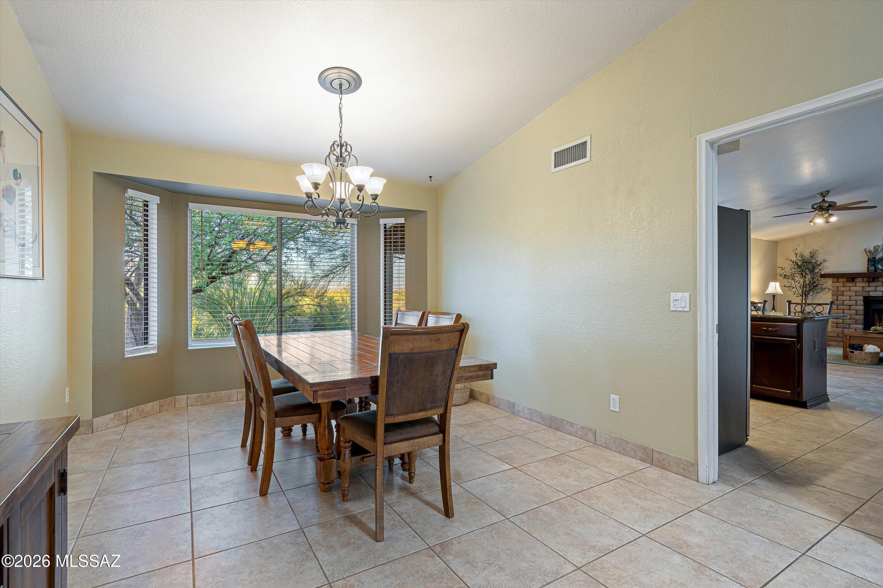 5230 N Avenida Largo