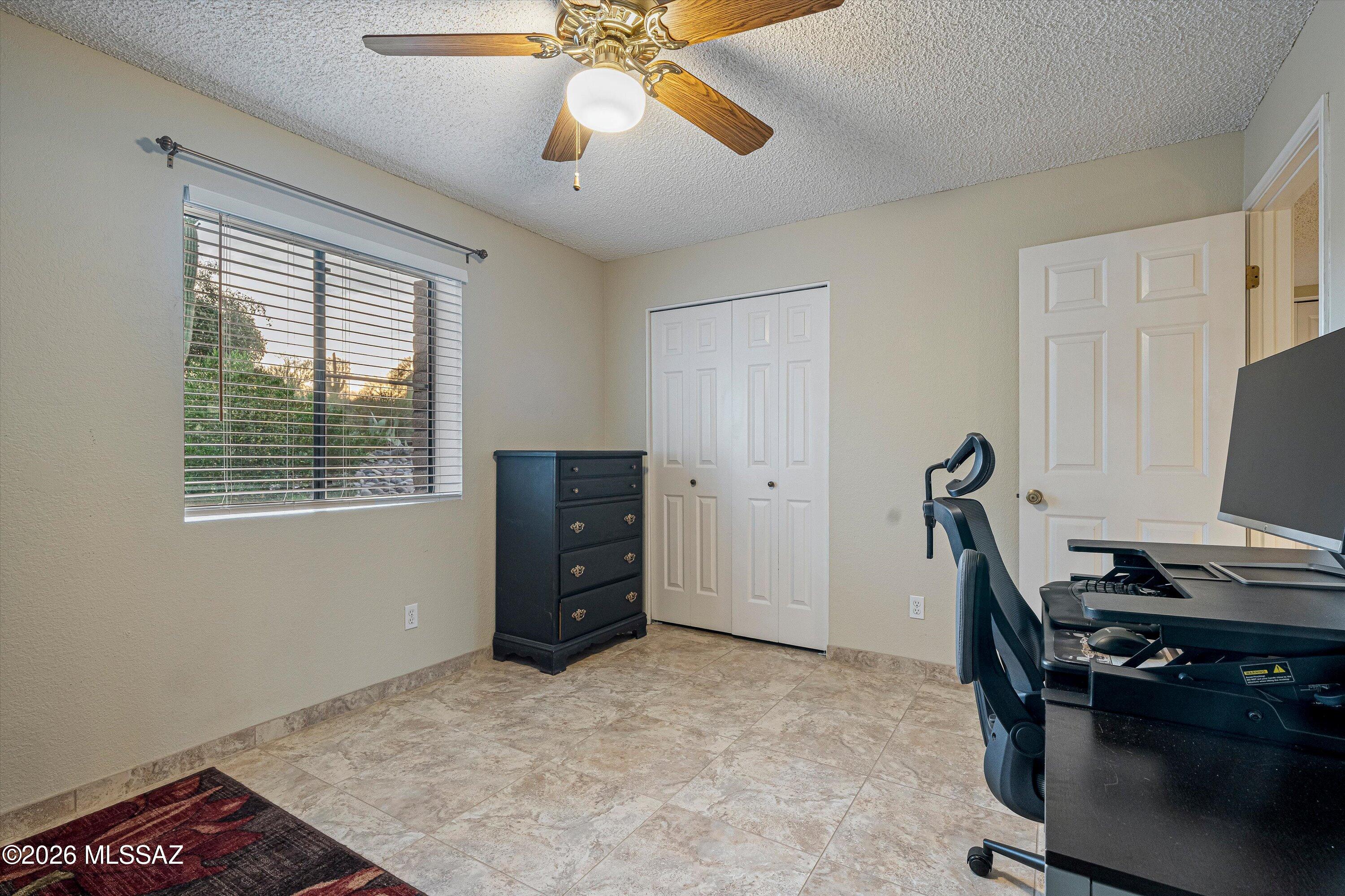 5230 N Avenida Largo