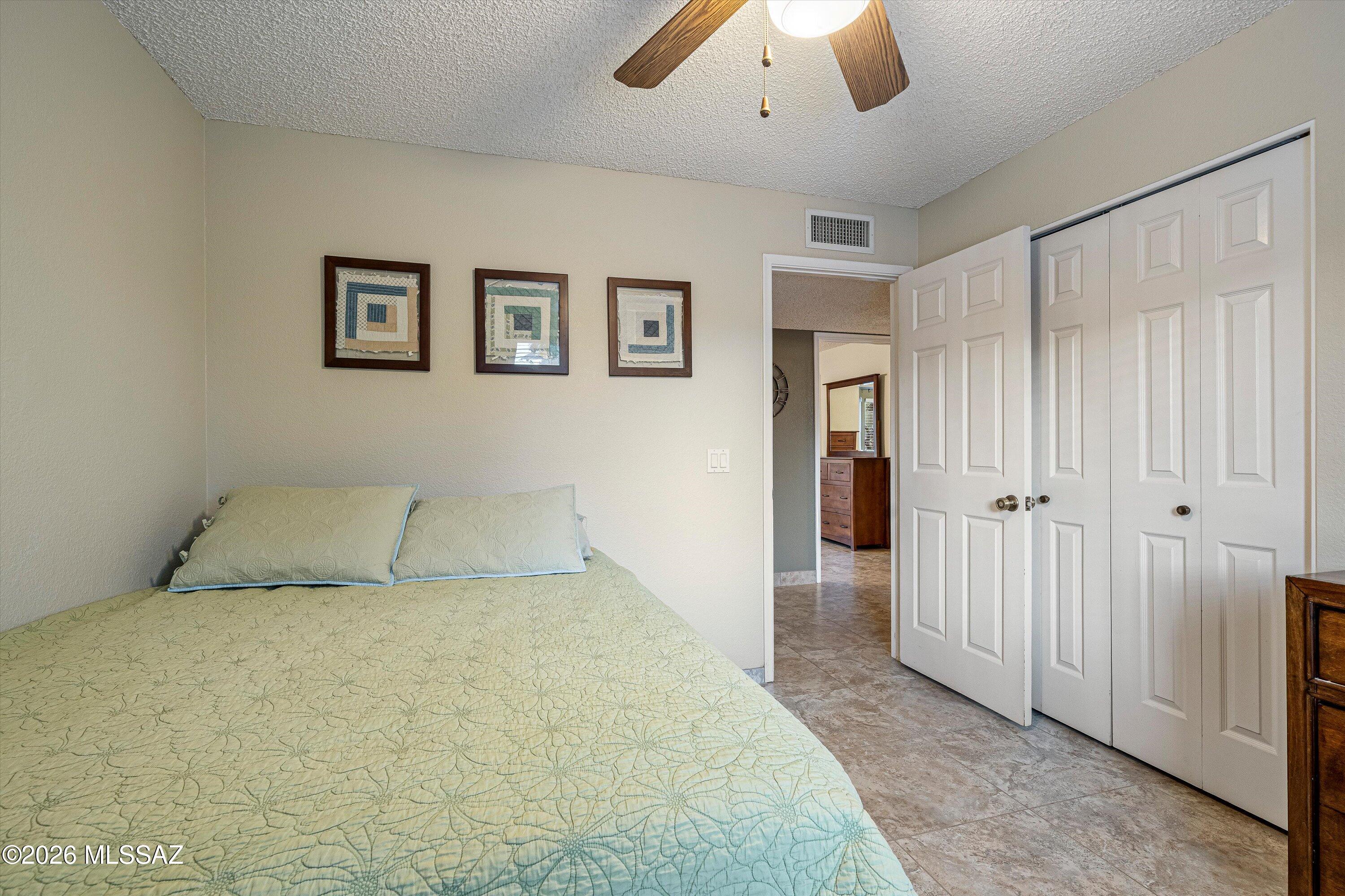 5230 N Avenida Largo
