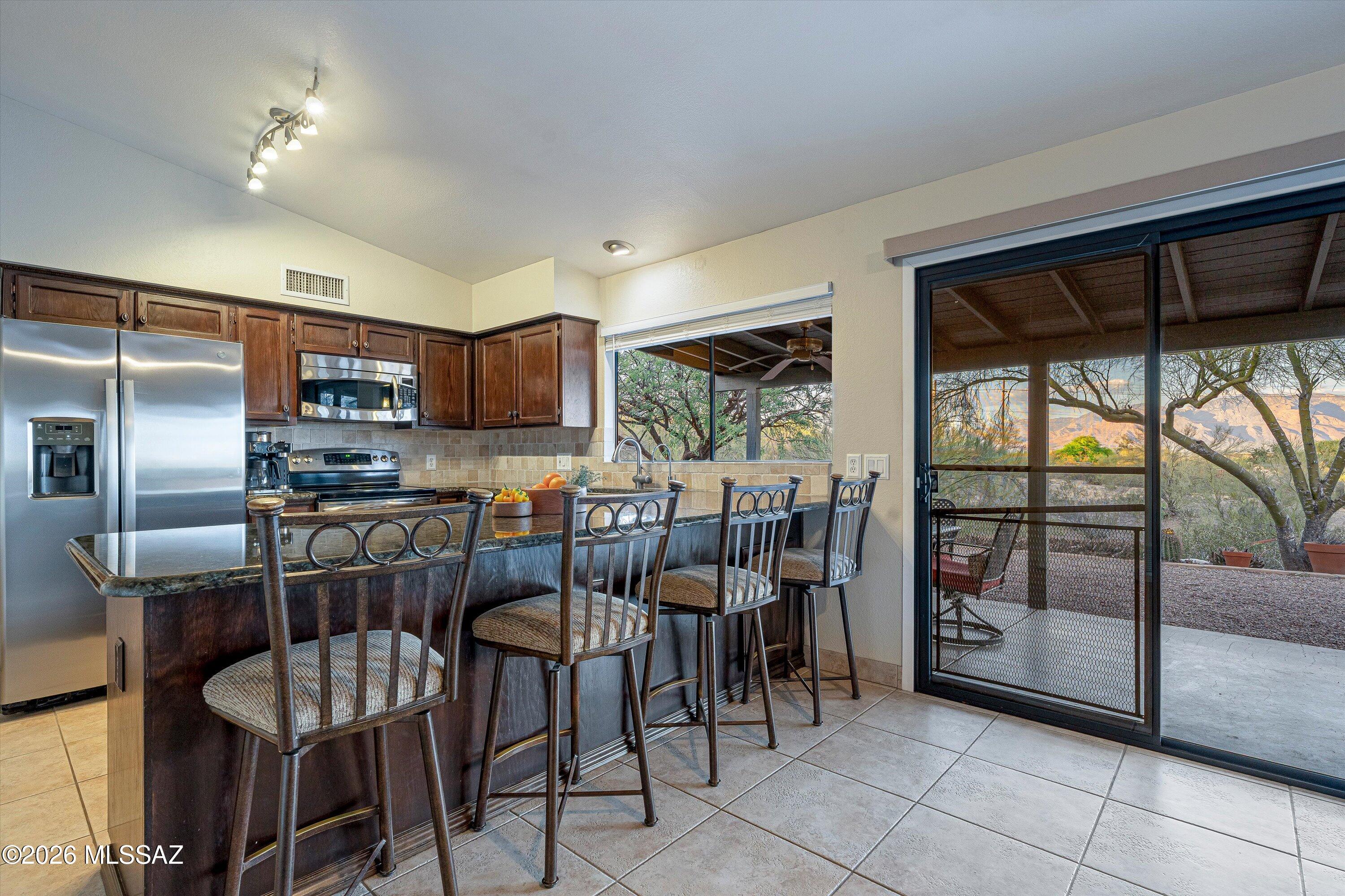 5230 N Avenida Largo
